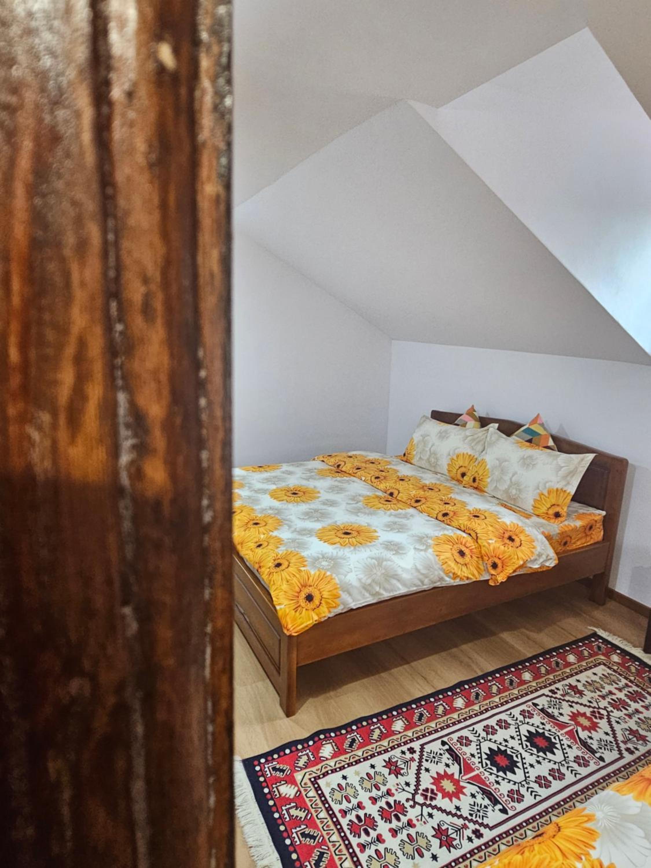 Deluxe Queen Room with Two Queen Beds - Photo 6