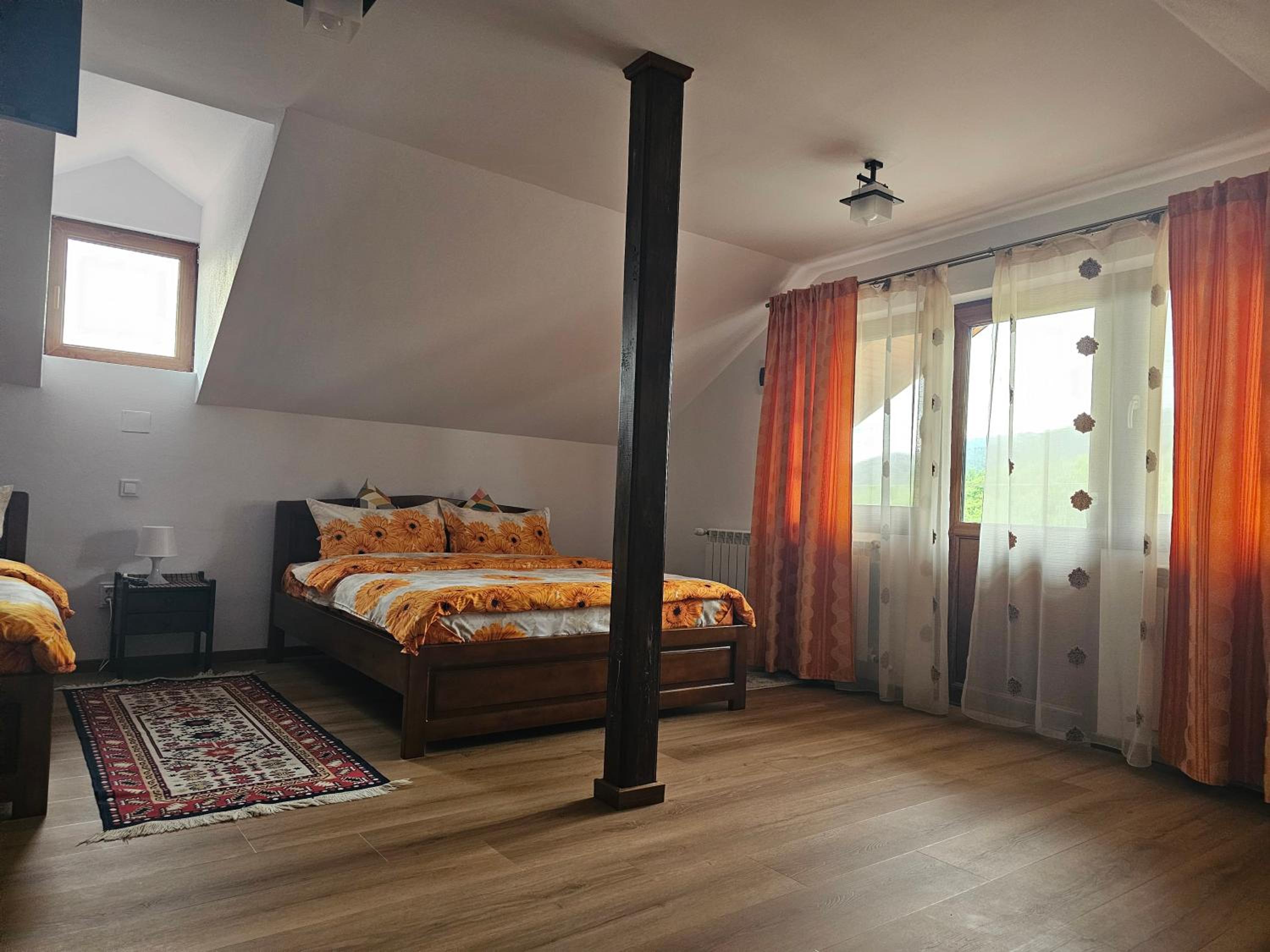Deluxe Queen Room with Two Queen Beds - Photo 7