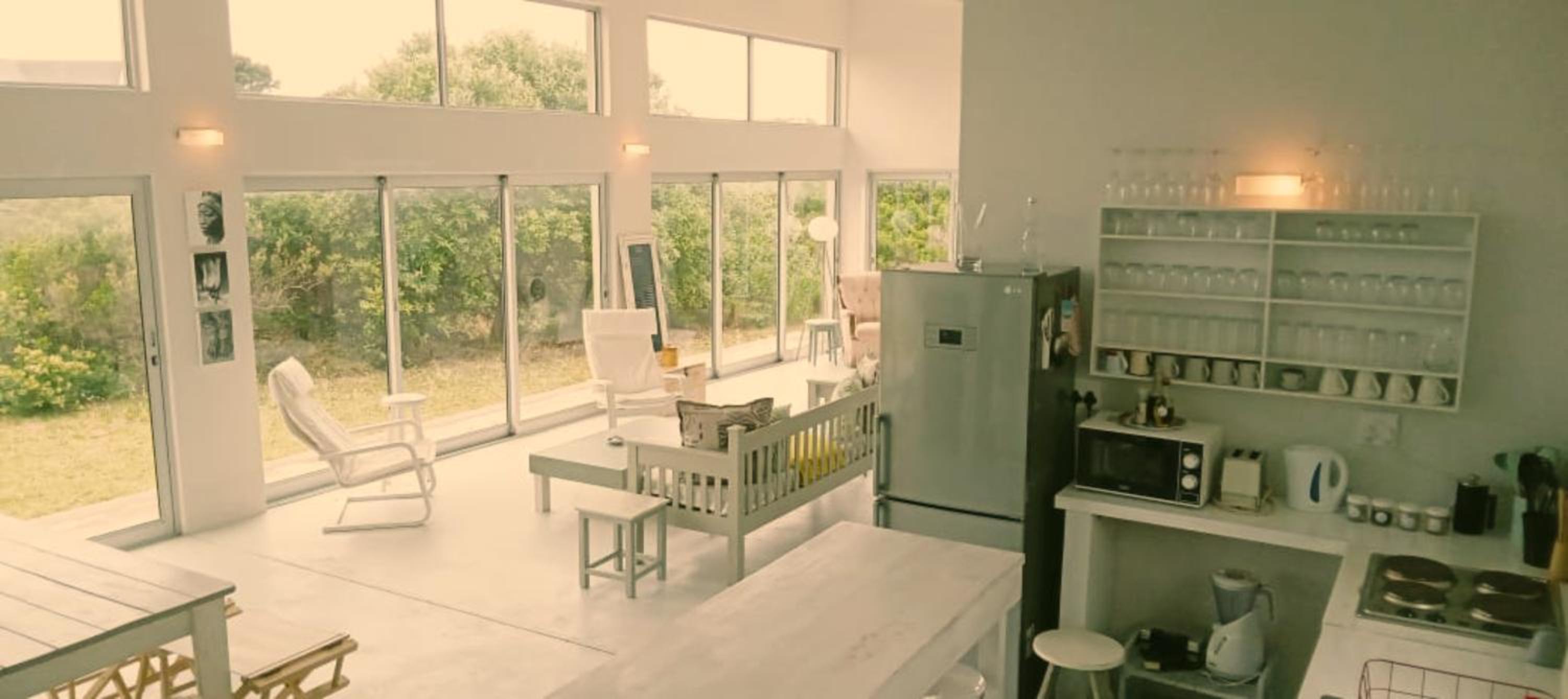 Three-Bedroom House photo 2