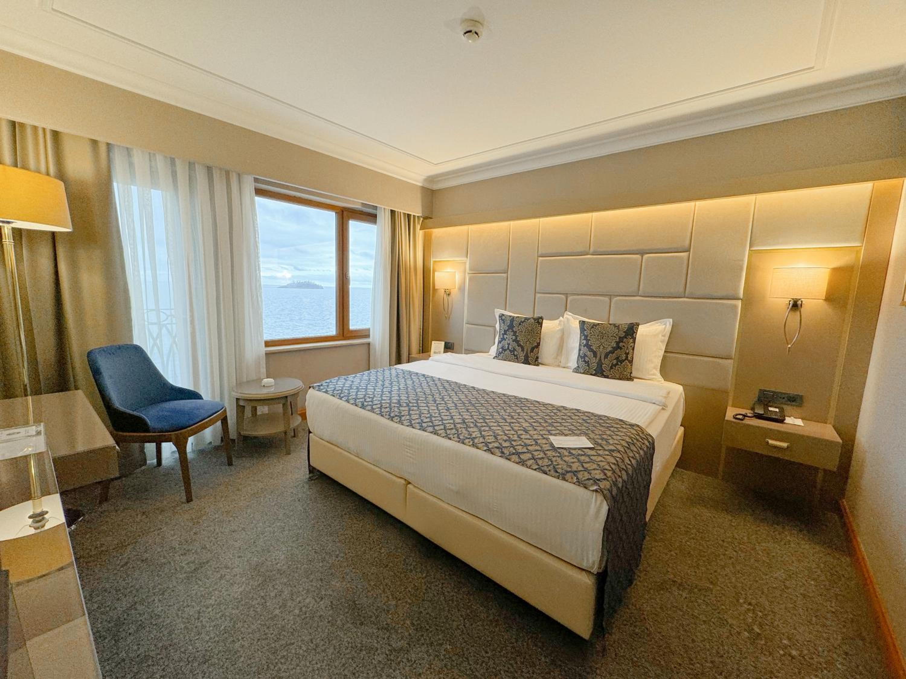 Double Room with Sea View photo 1