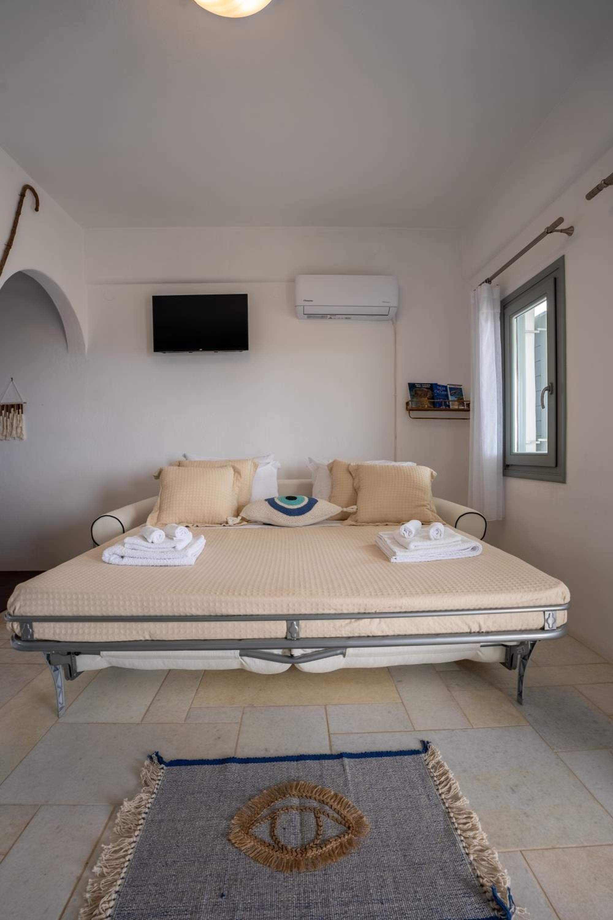 Studio with Sofa Bed