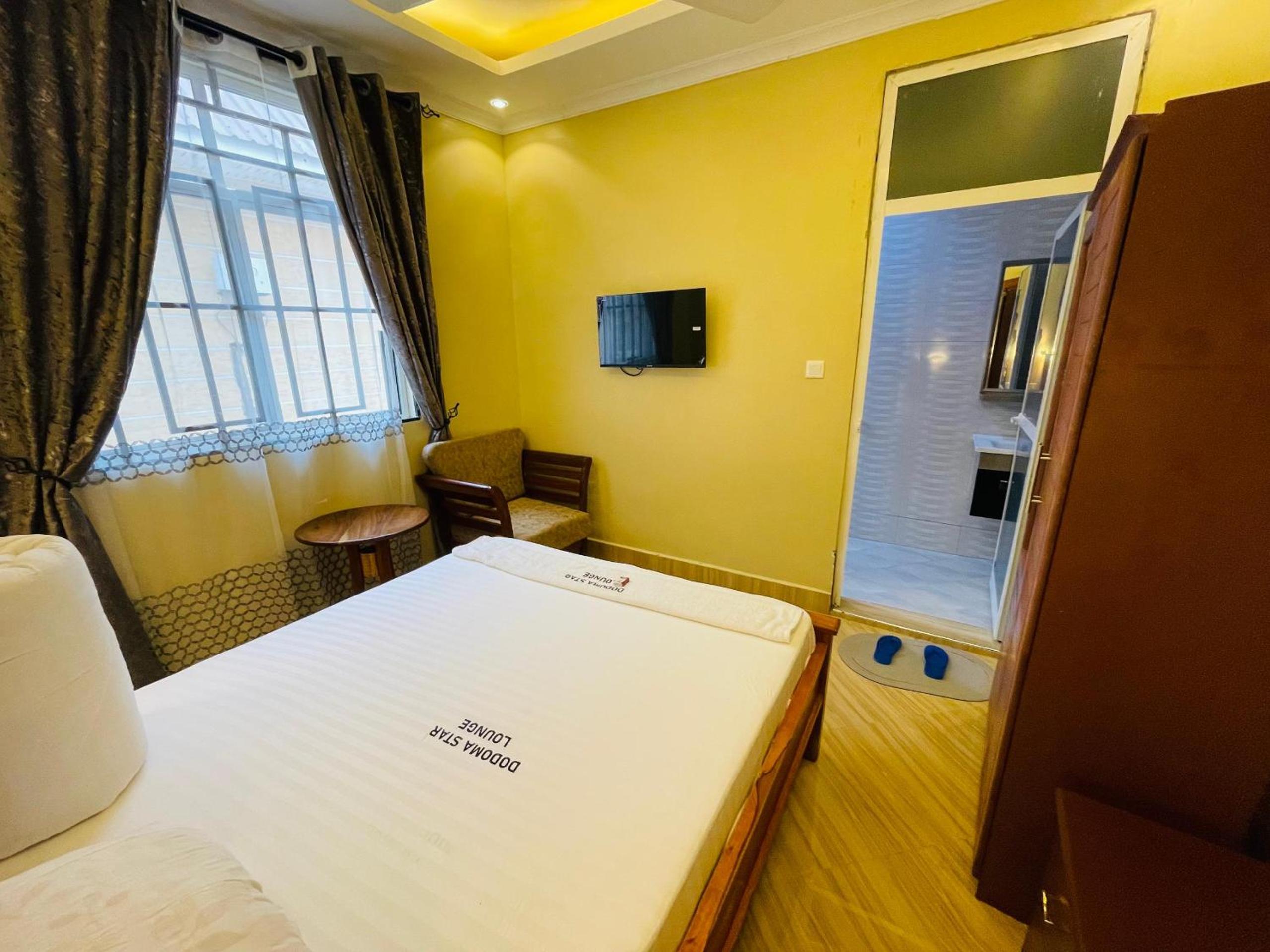 Double Room with Private Bathroom photo 2