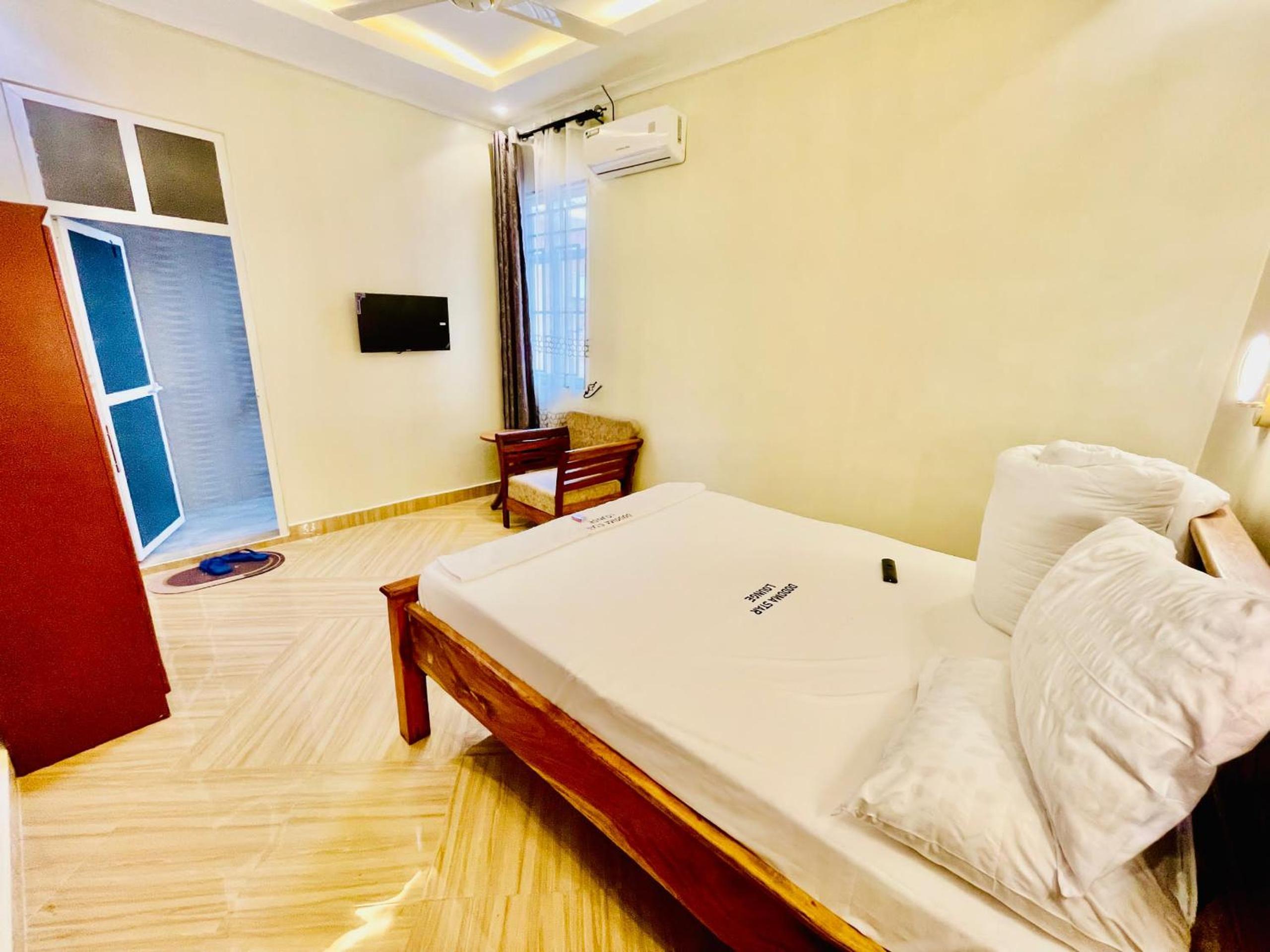 Double Room with Private Bathroom photo 3