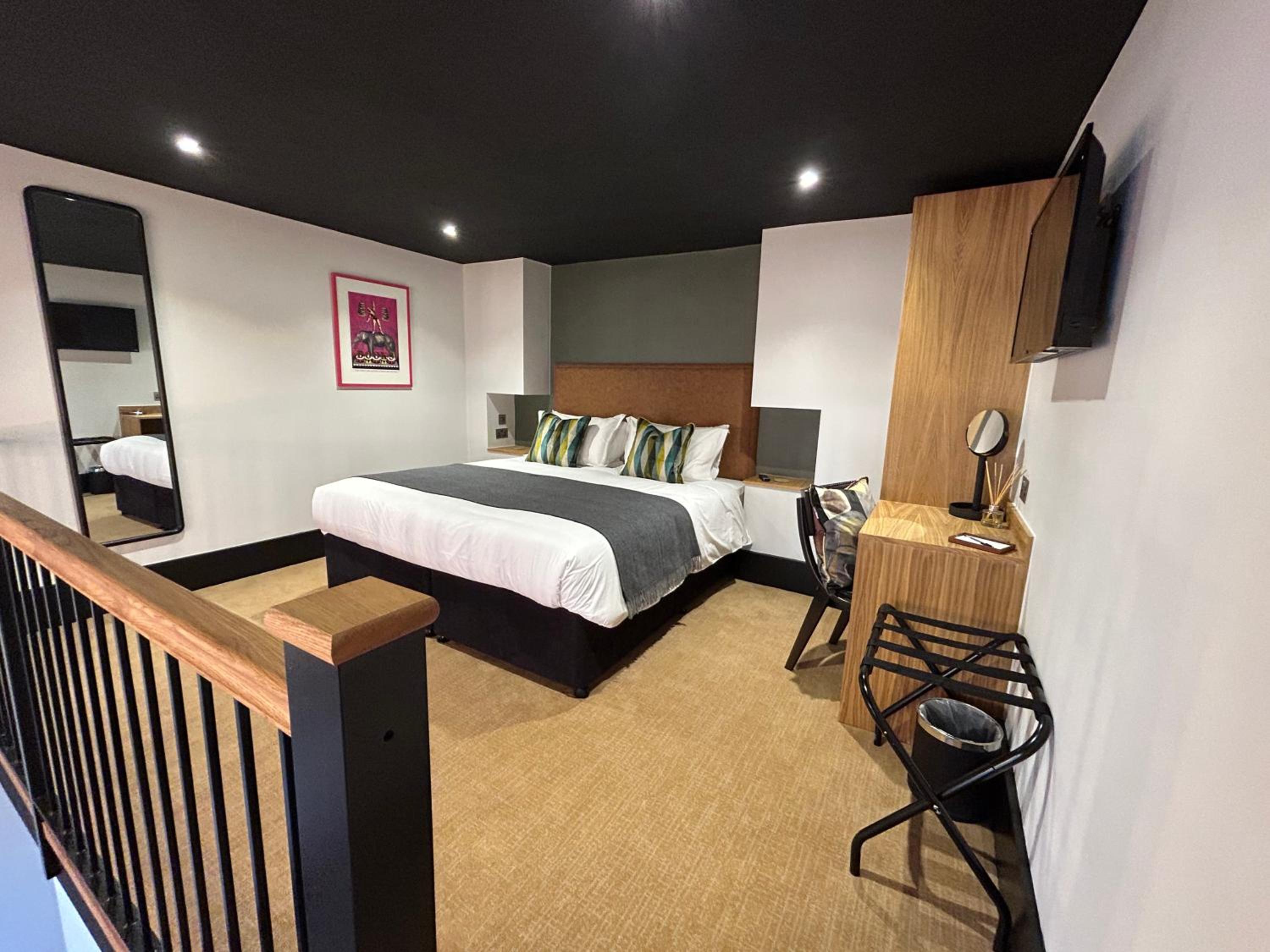 Deluxe Double Room - Photo 7