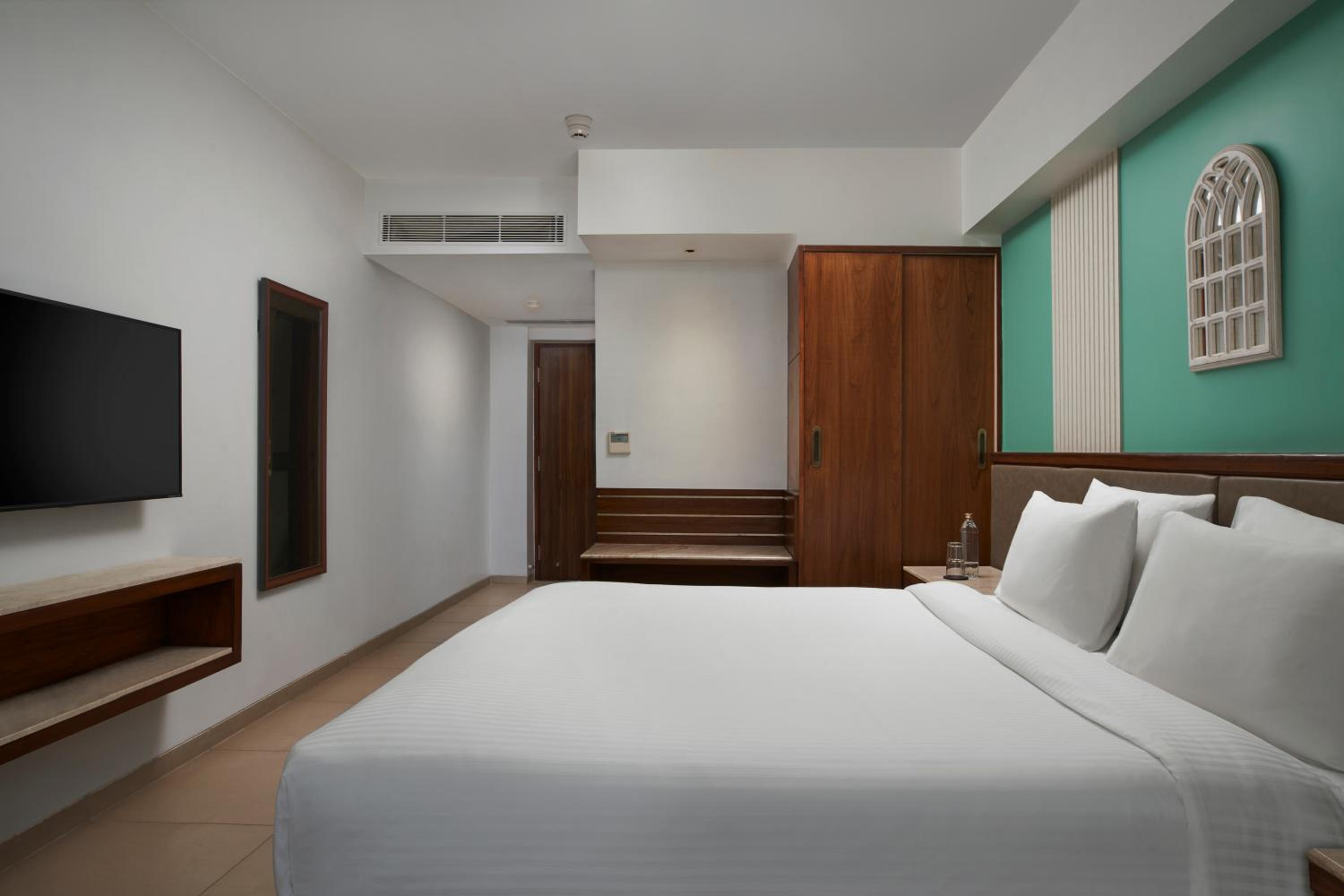 Superior Room - 1 child below 12 stays for free (upto 30 Sep 2026 check-in) + Beer on arrival + Happy Hours (6-8PM) - Photo 1