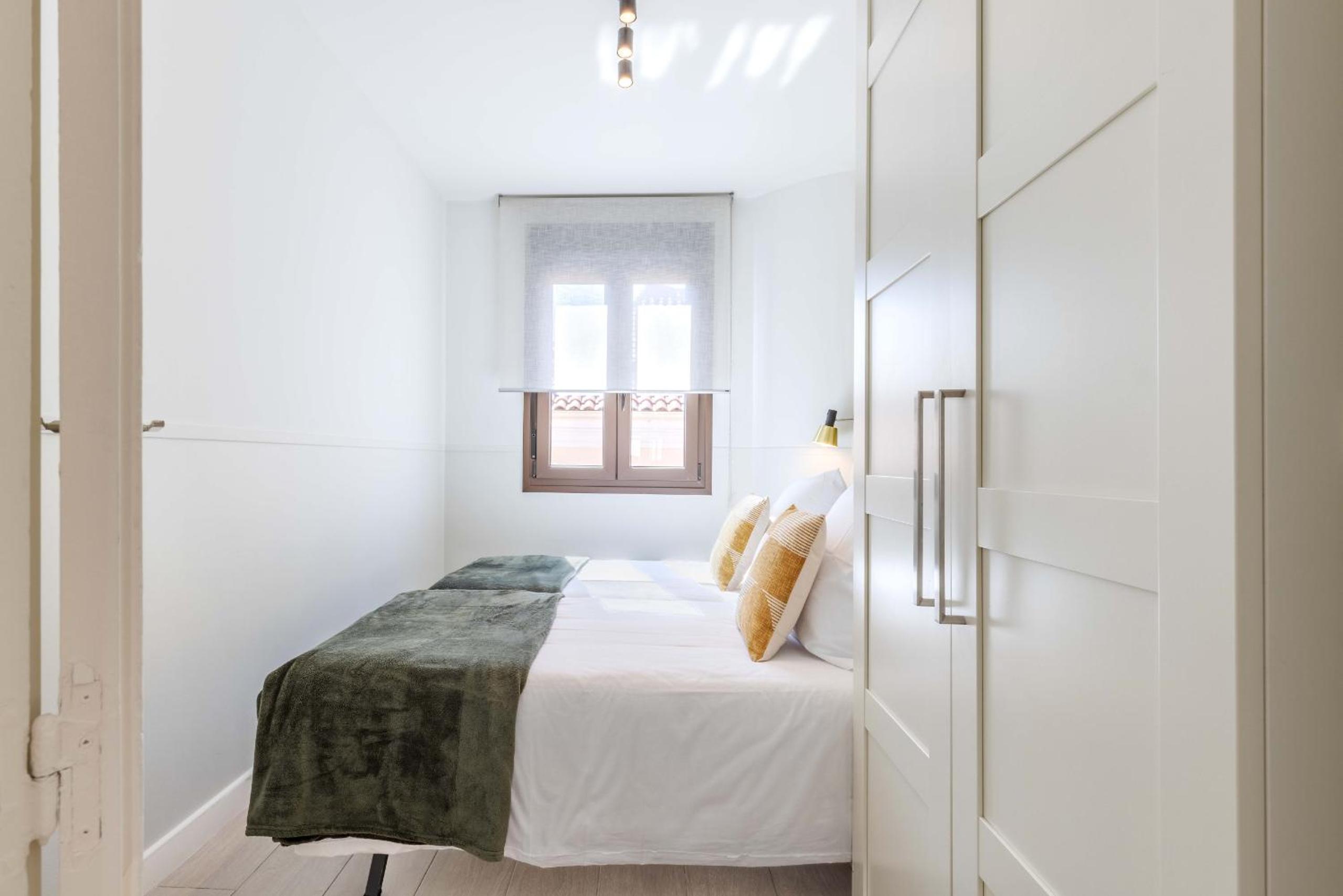Two-Bedroom 1 bathroom with Terrace III photo 2