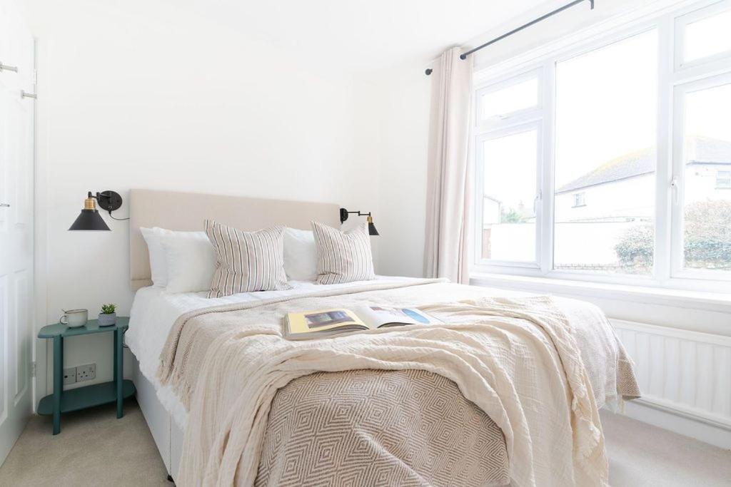 Three-Bedroom House photo 1