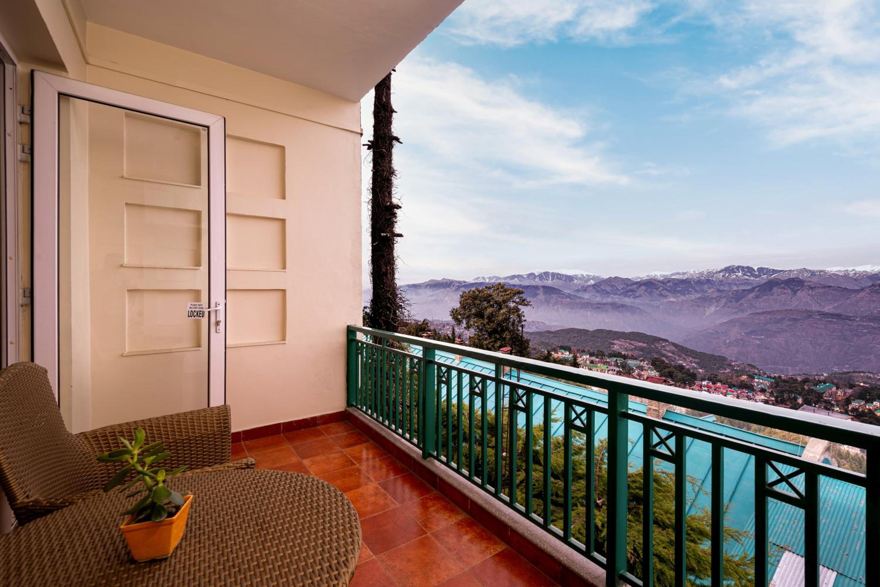 Superior Room with Private Balcony - Photo 3