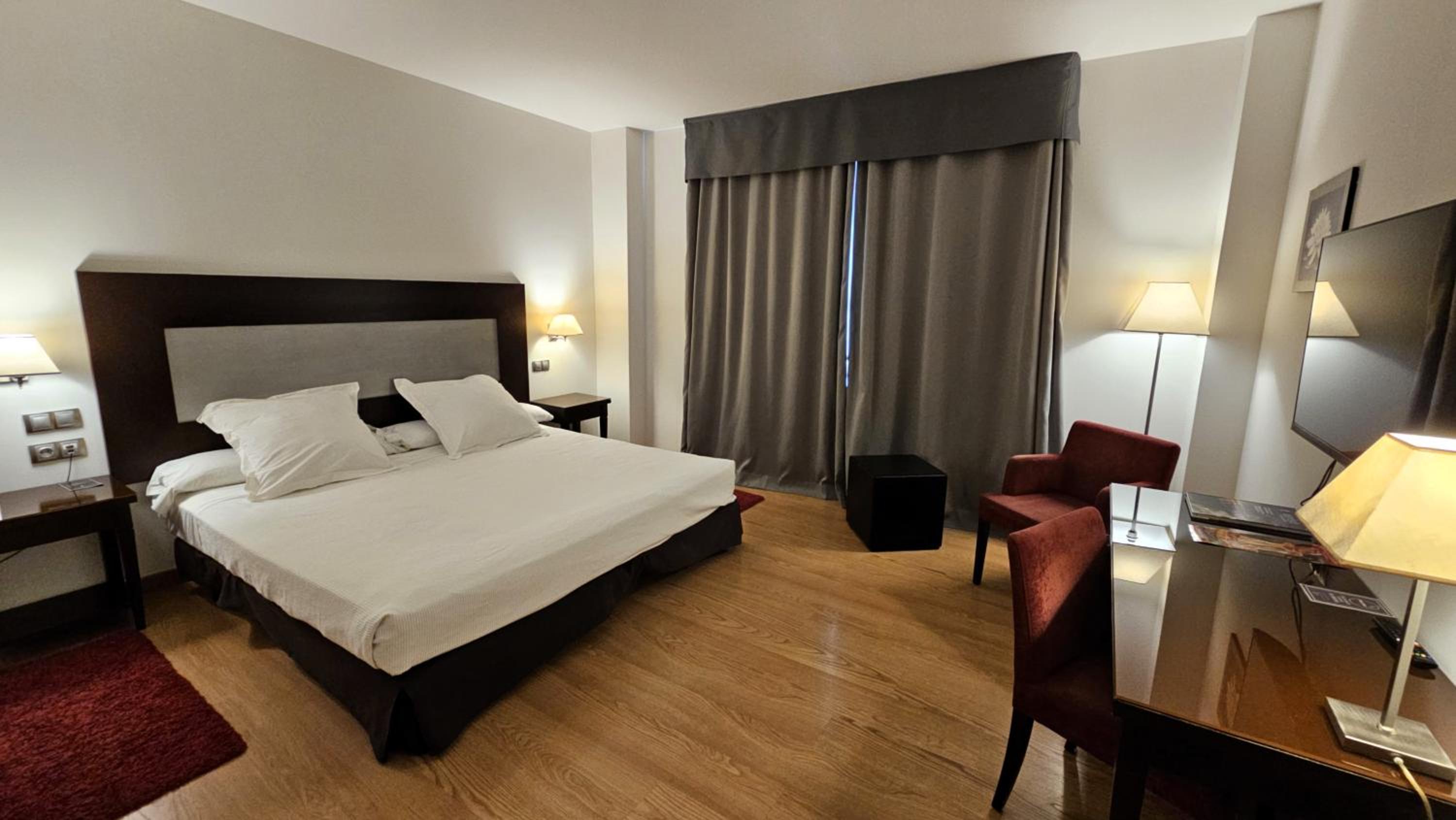 Habitación King con estacionamiento