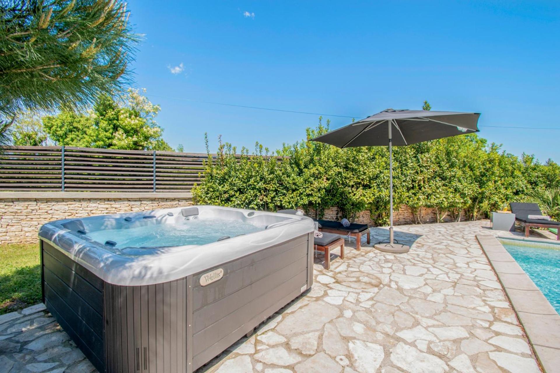 Villa photo 3