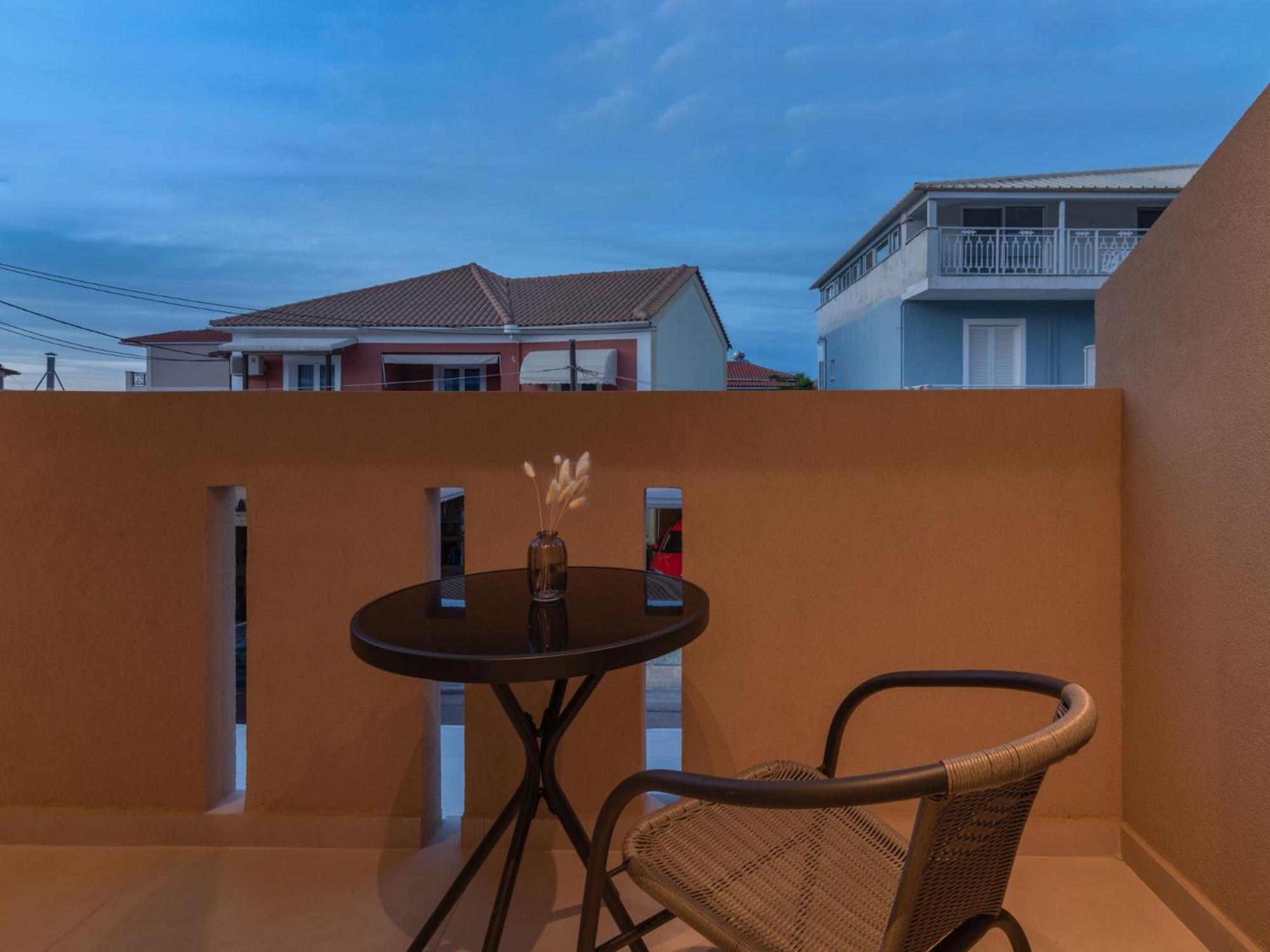 Double or Twin Room with Balcony photo 3