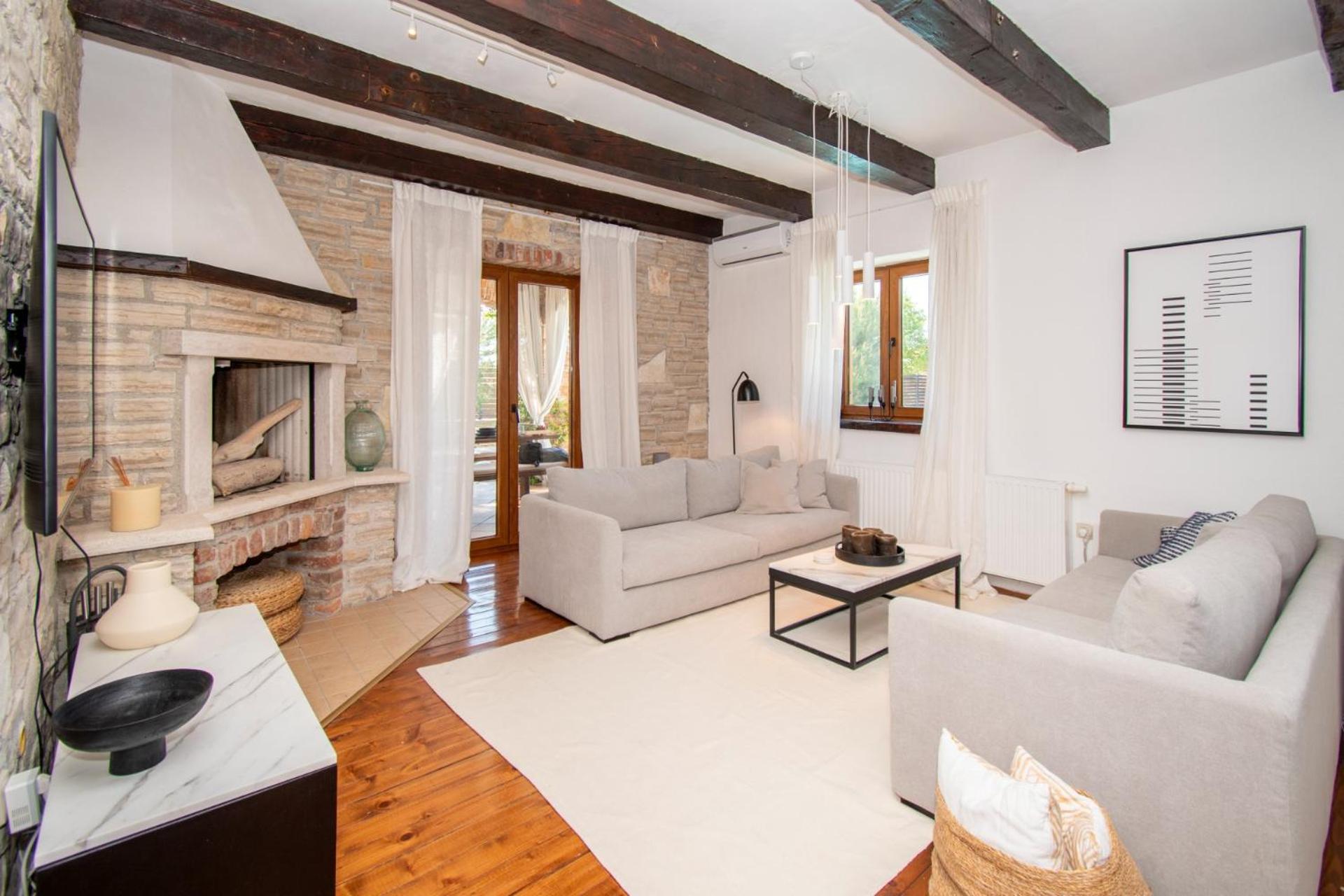 Villa photo 1