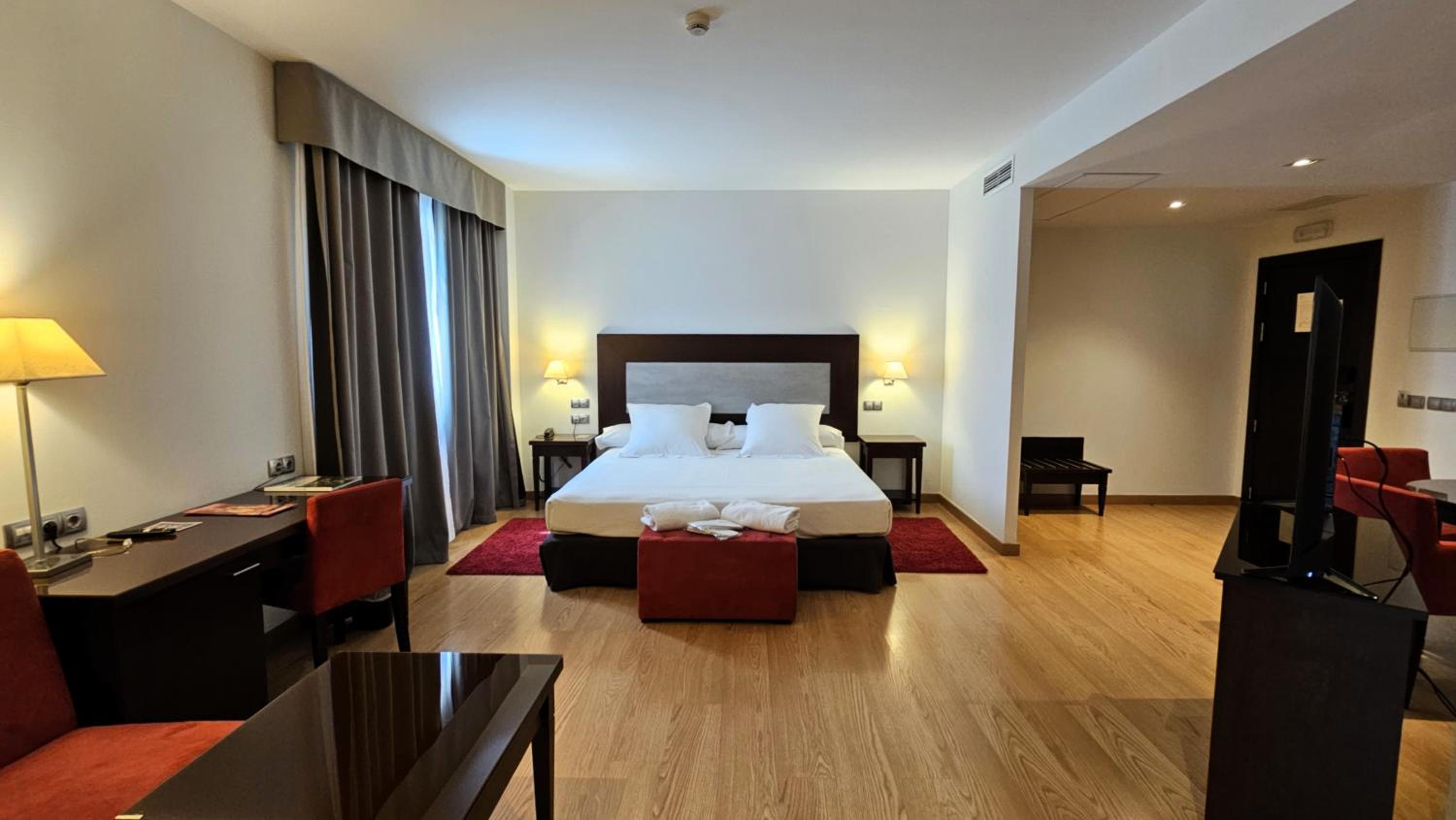 King Suite with Spa Bath photo 2