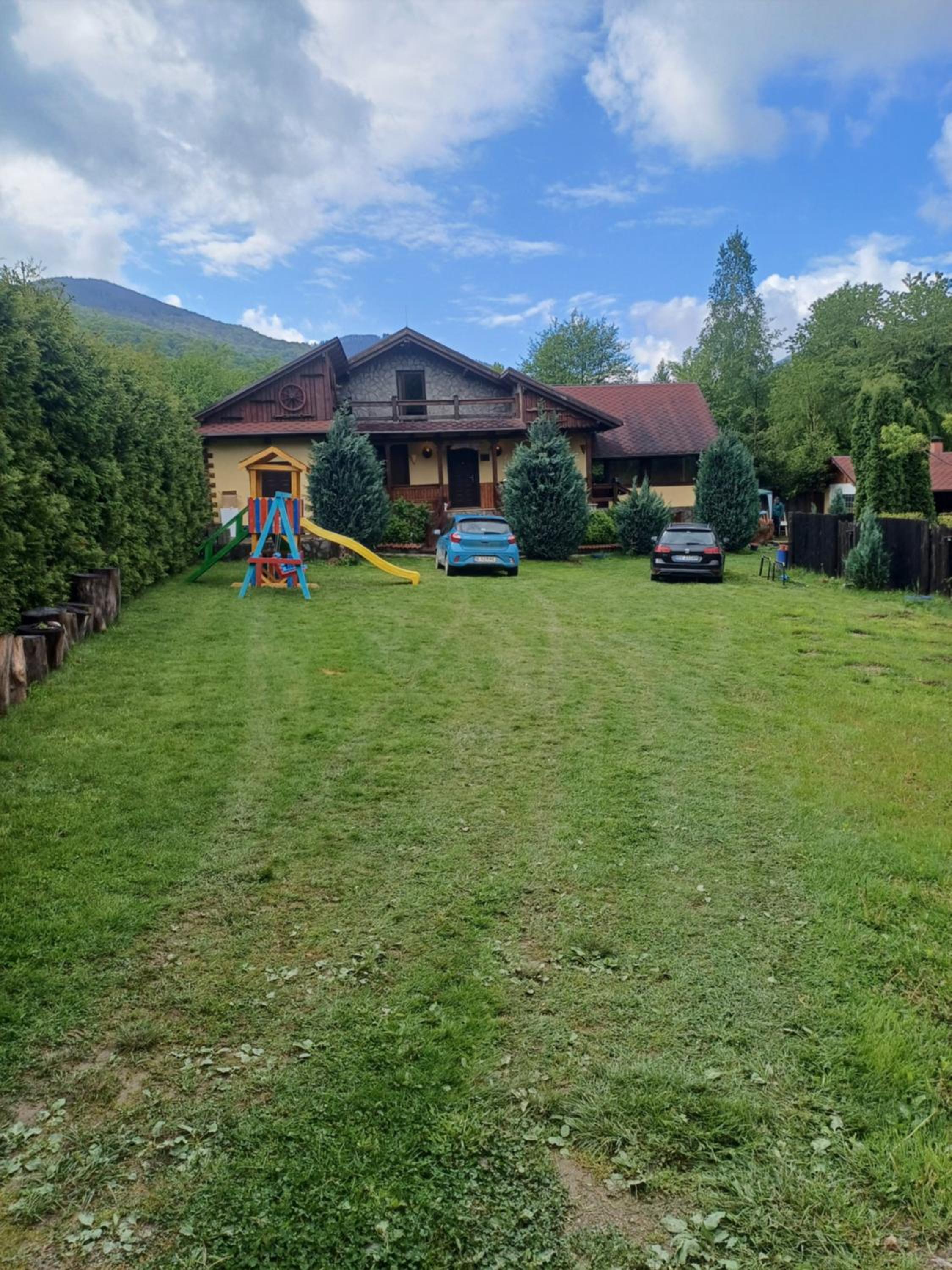 Five-Bedroom House - Photo 21