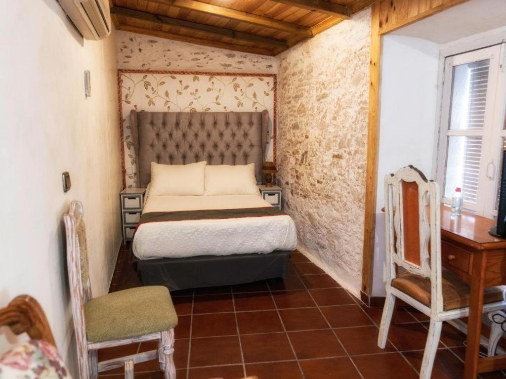 Small Double Room photo 2