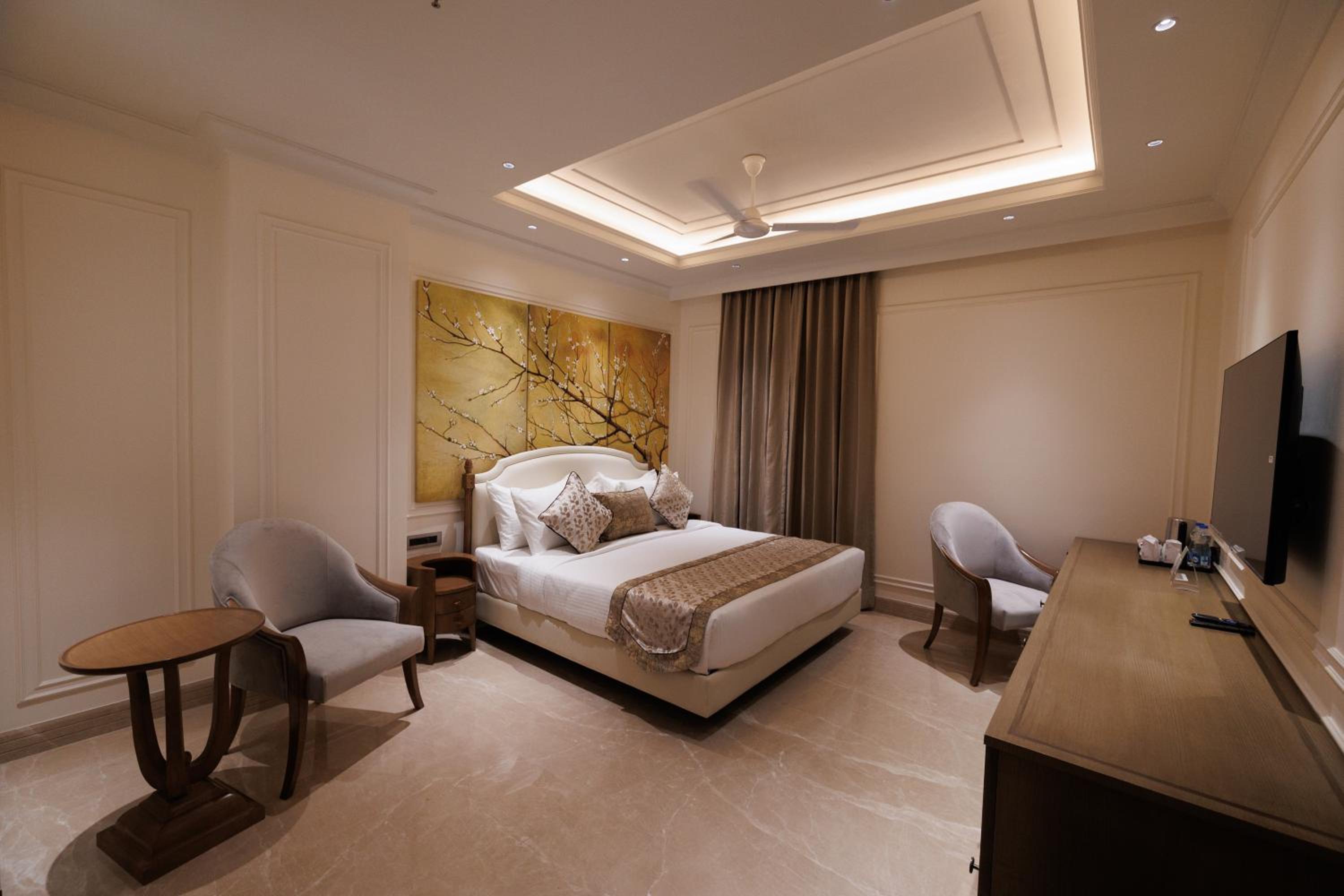 Standard King Room photo 1