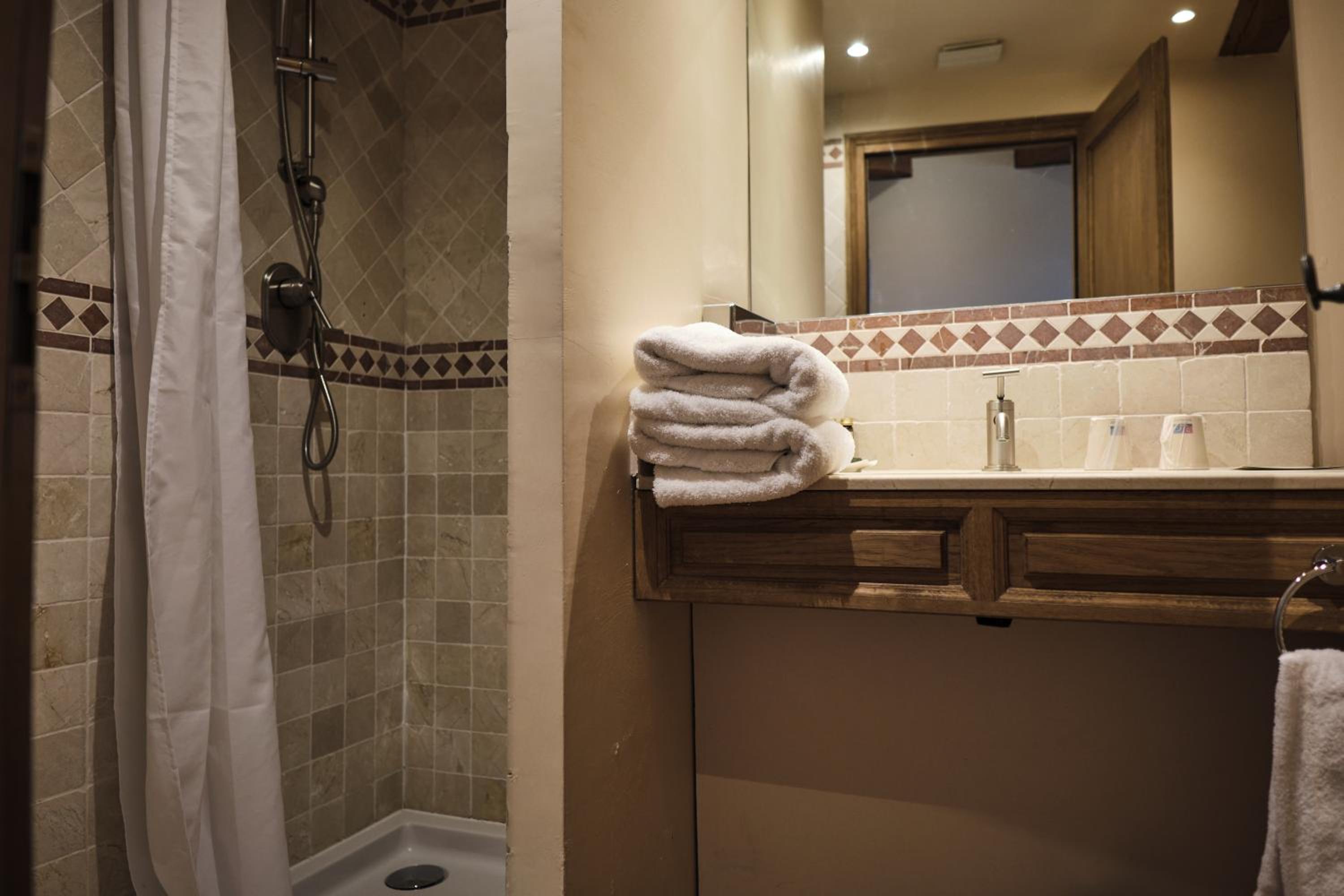 Classic Double Room - Photo 4