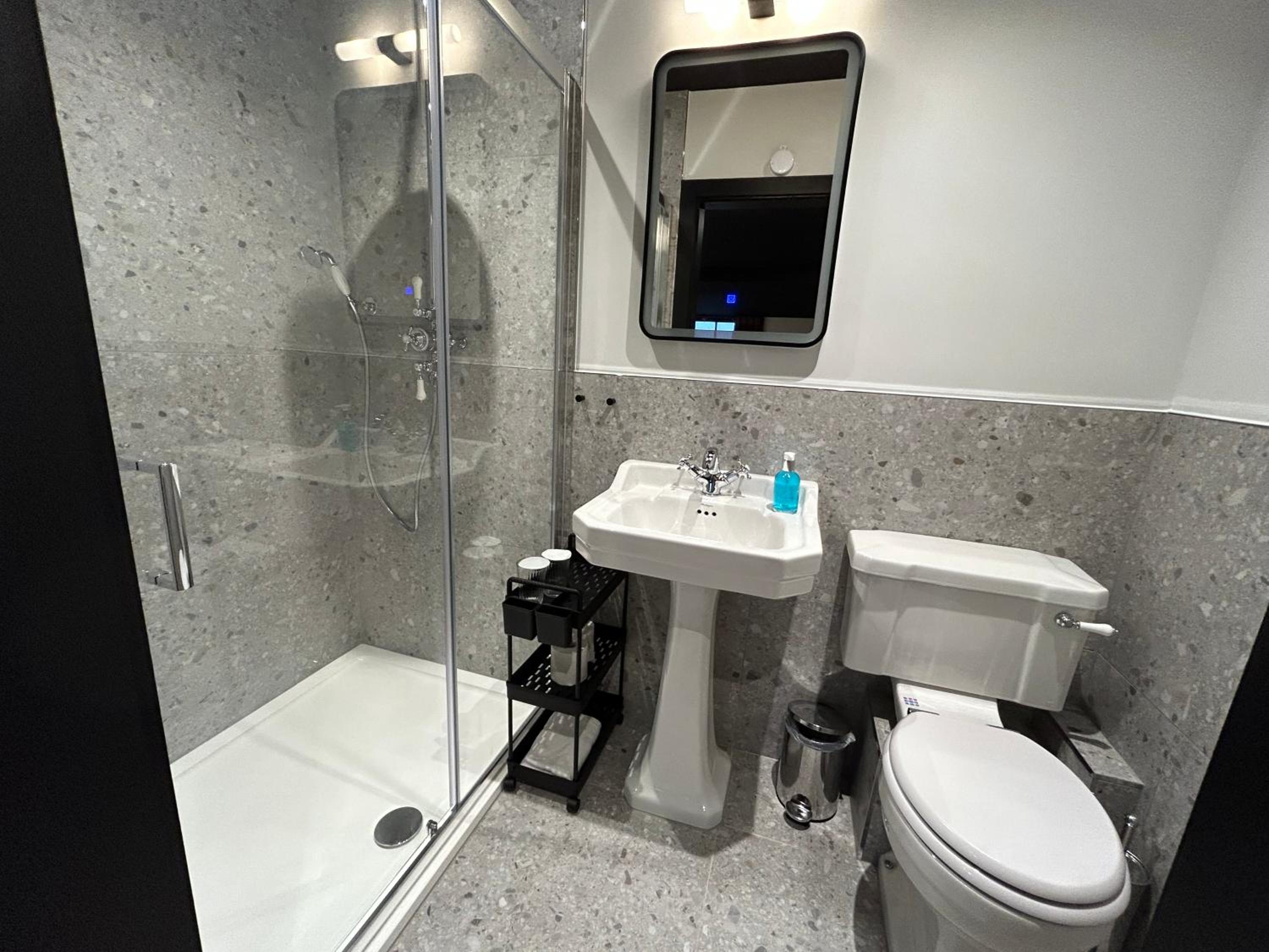 Standard Double Room - Photo 26