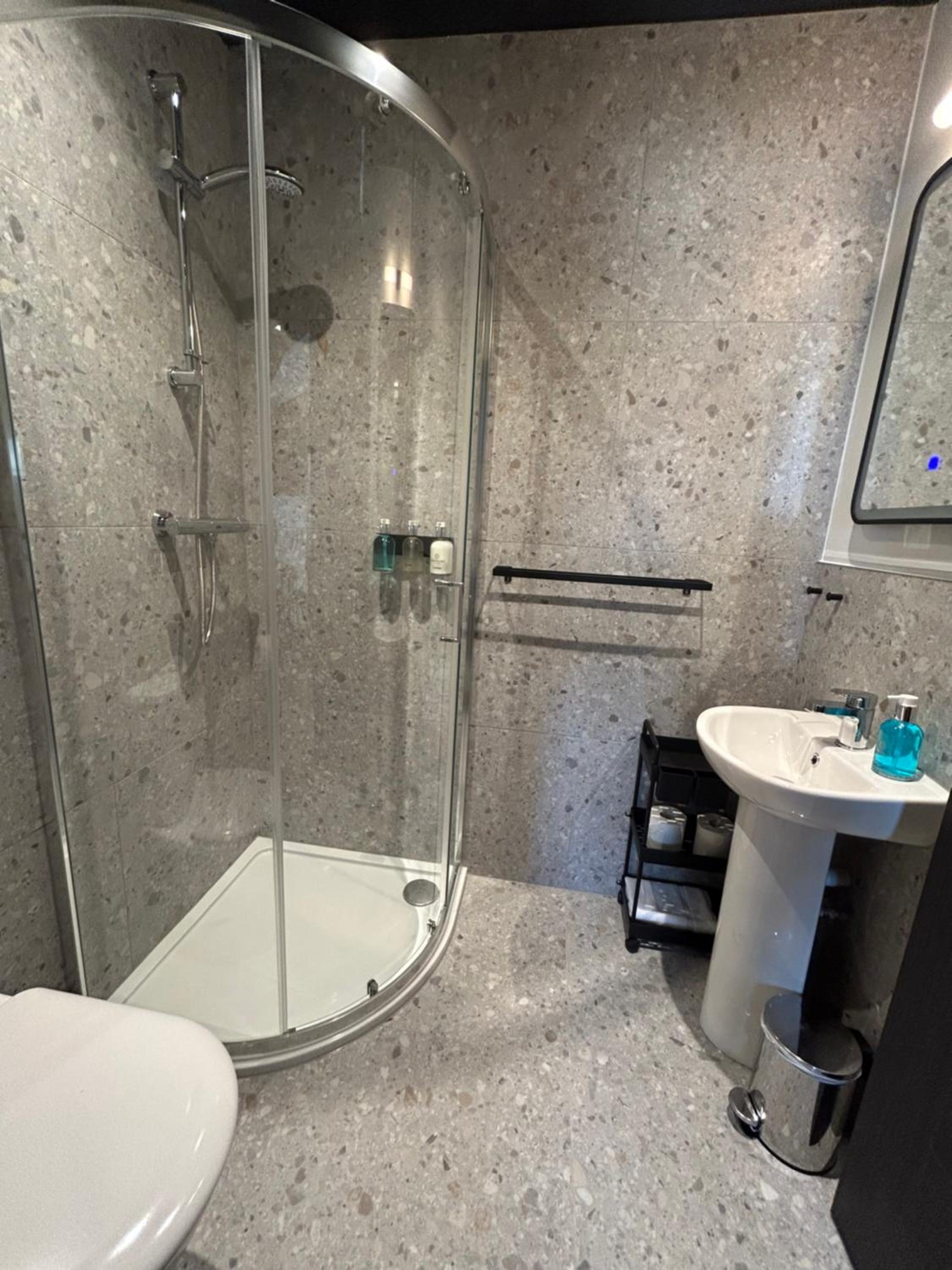 Standard Double Room - Photo 20