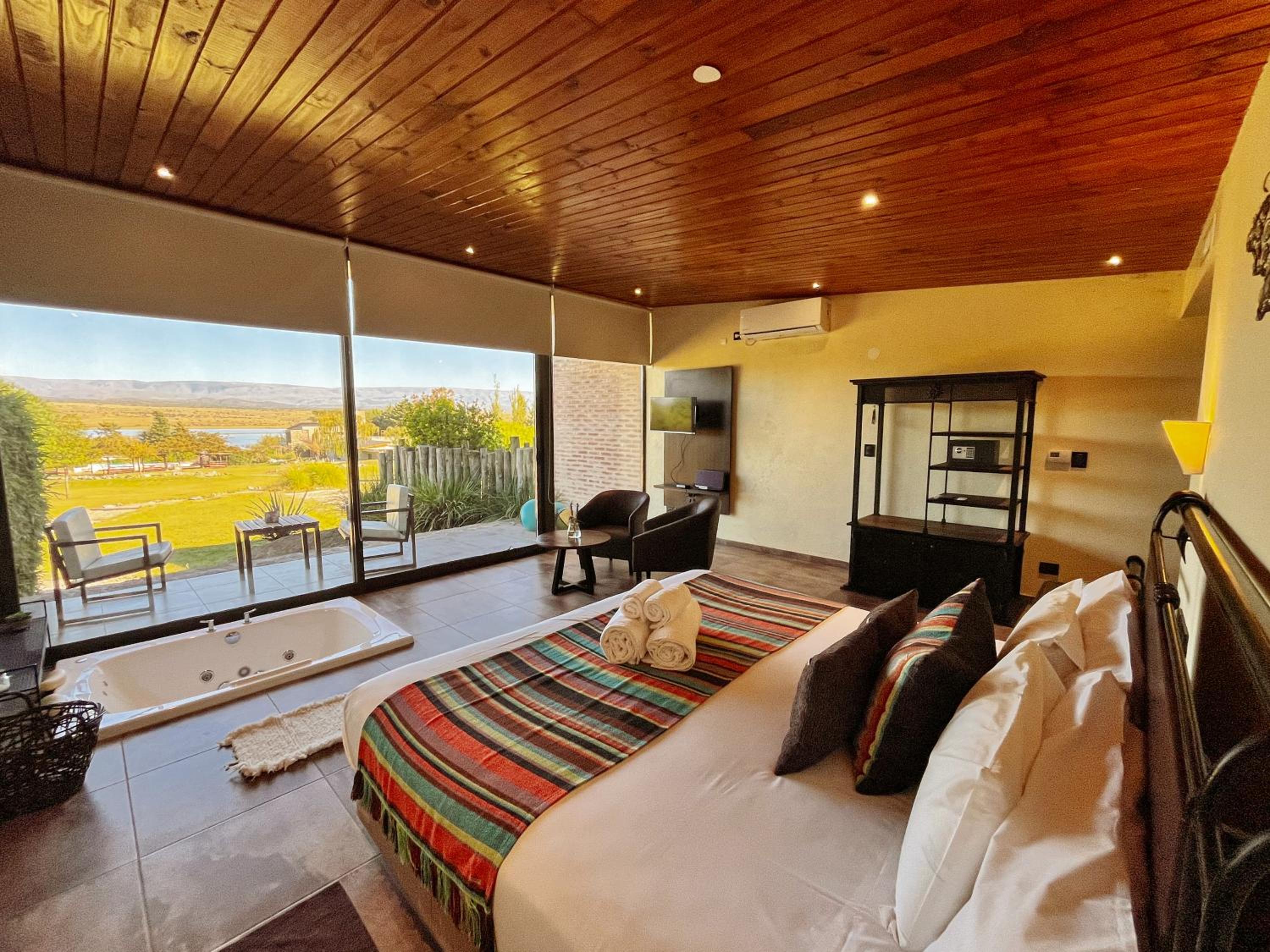 Suite With Lake View photo 2