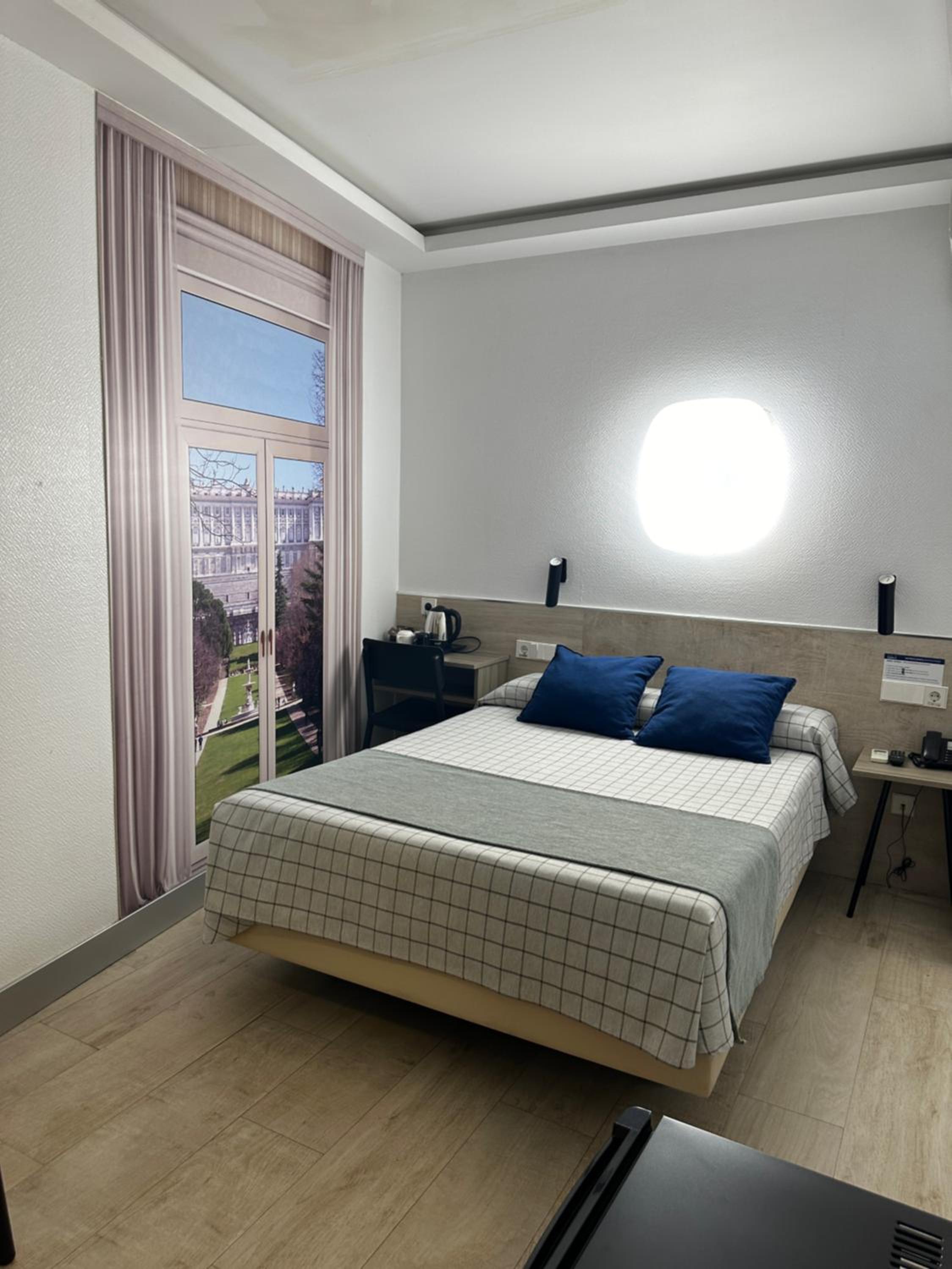 Budget Double Room photo 2
