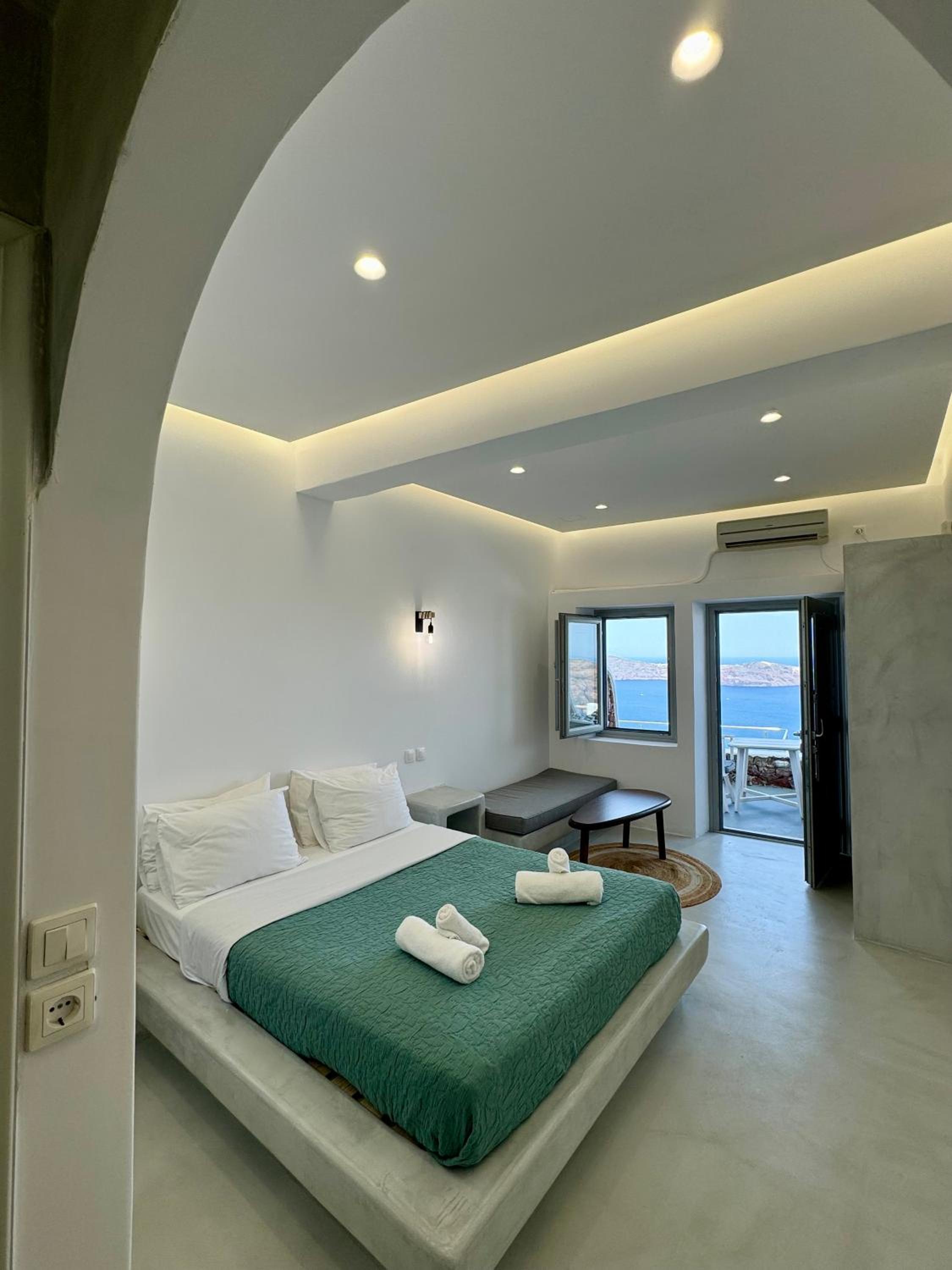 Superior Double Room with Caldera View