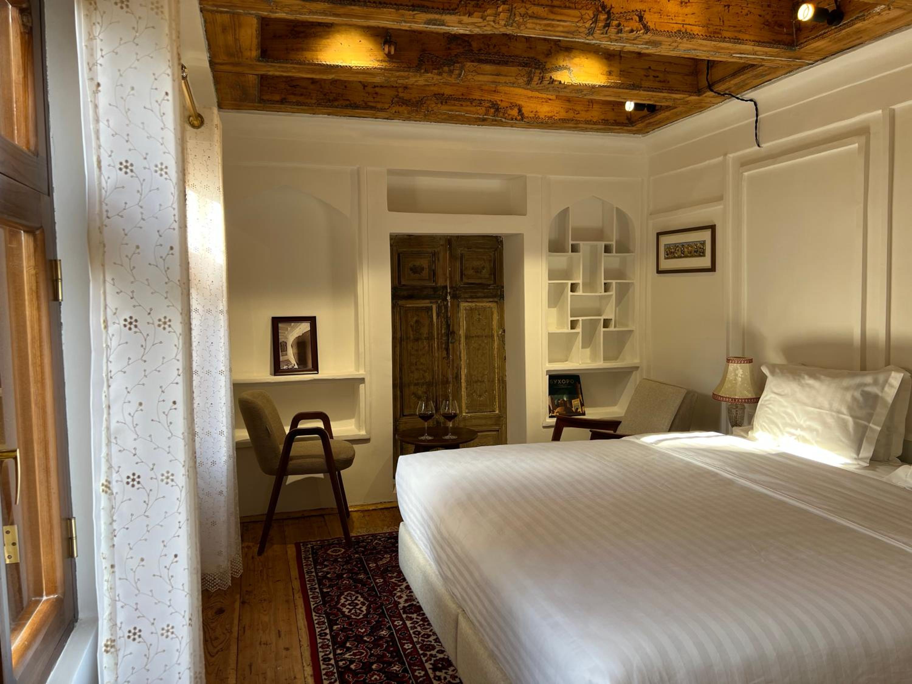 Deluxe Suite with Private Patio photo 1