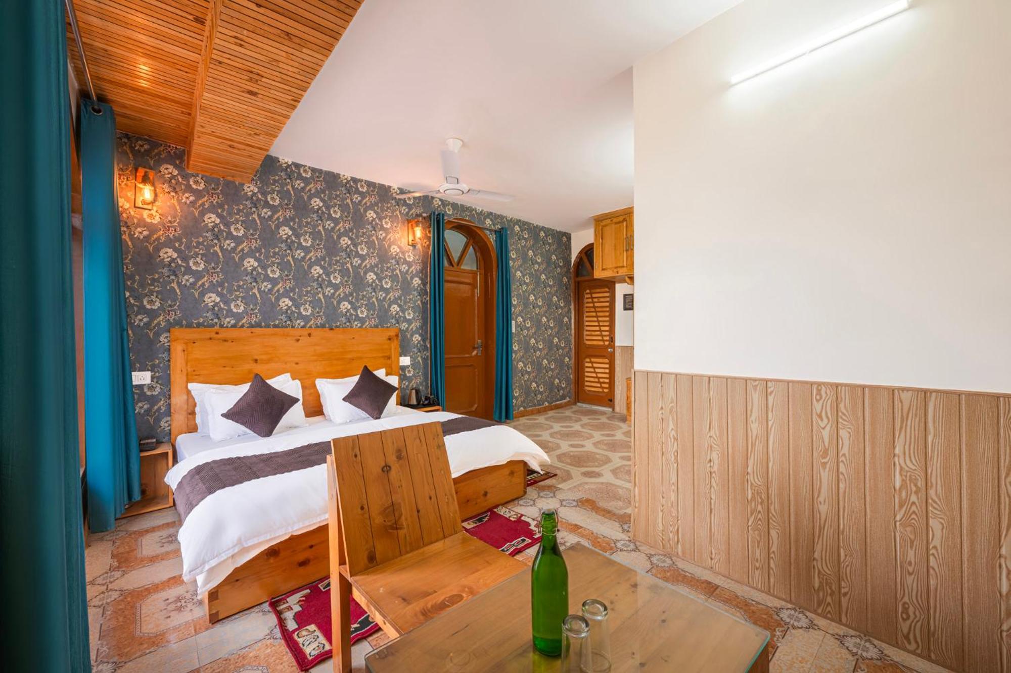 Economy Double Room photo 1
