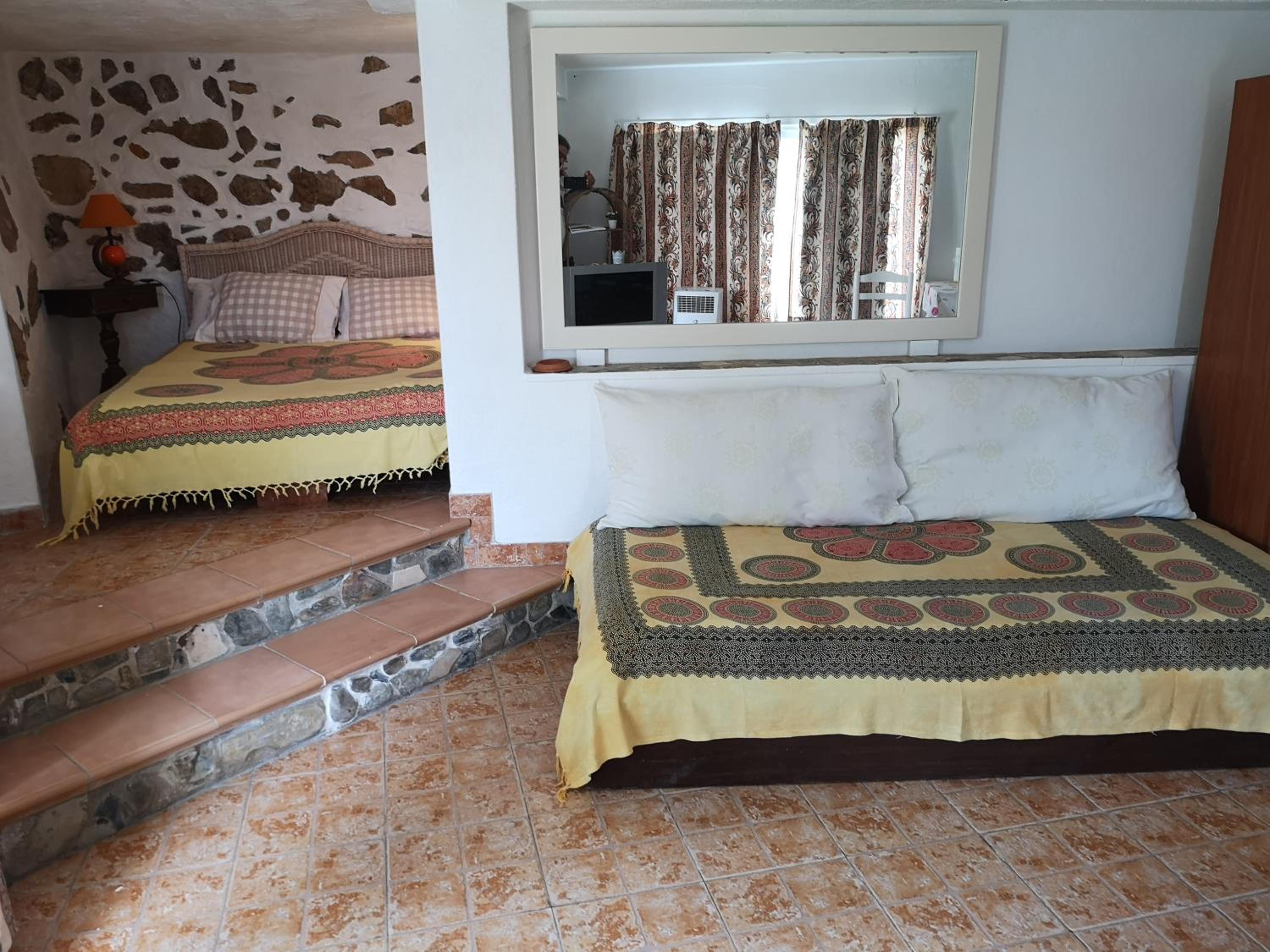 Deluxe Double Room (2 Adults + 1 Child) photo 1