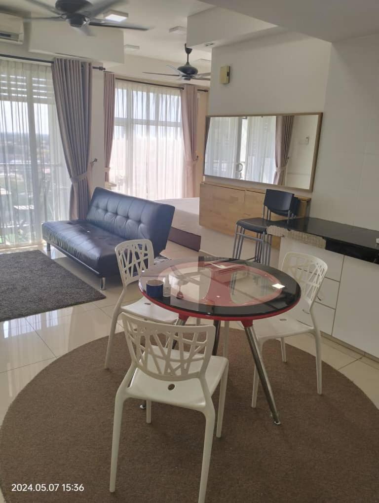 Apartment with Pool View  photo 3