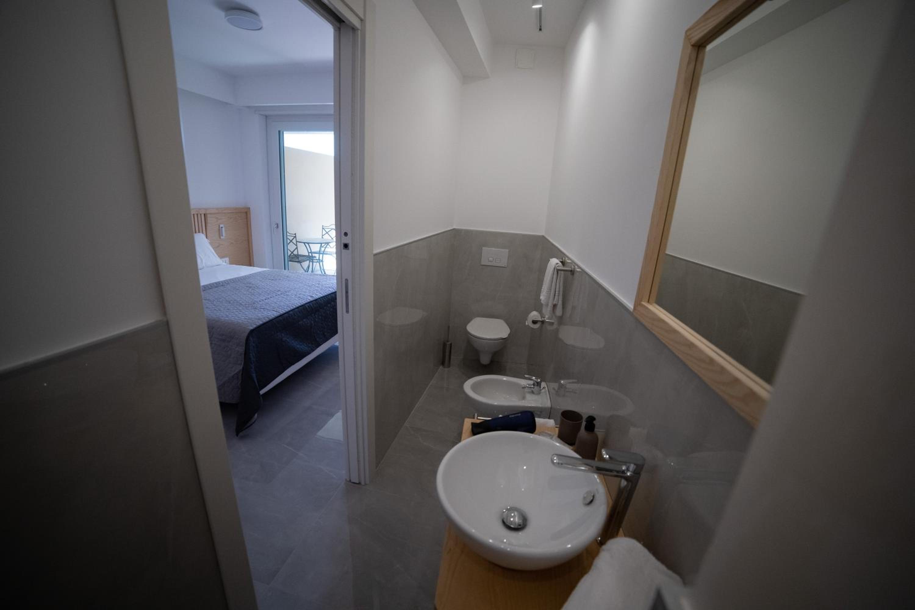 Double Room - Photo 21