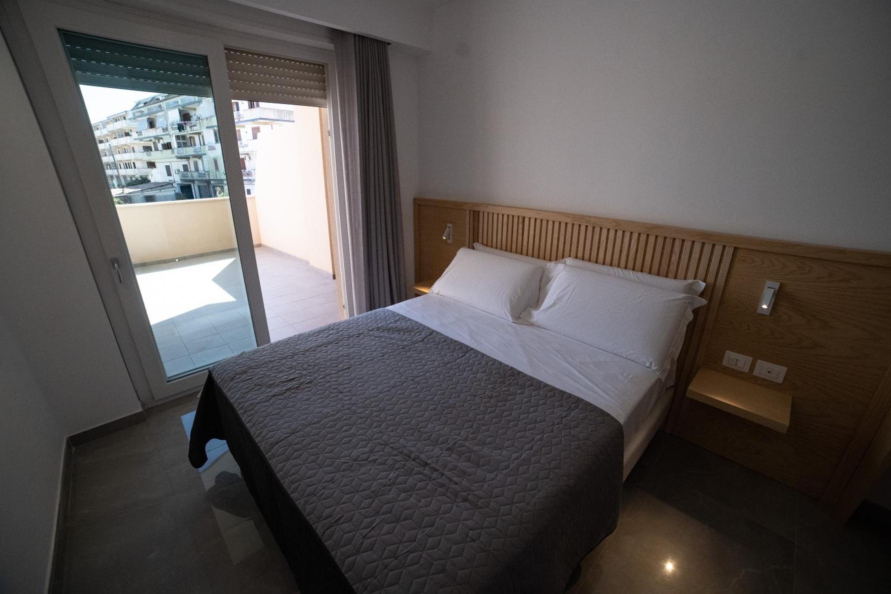 Double Room - Photo 17