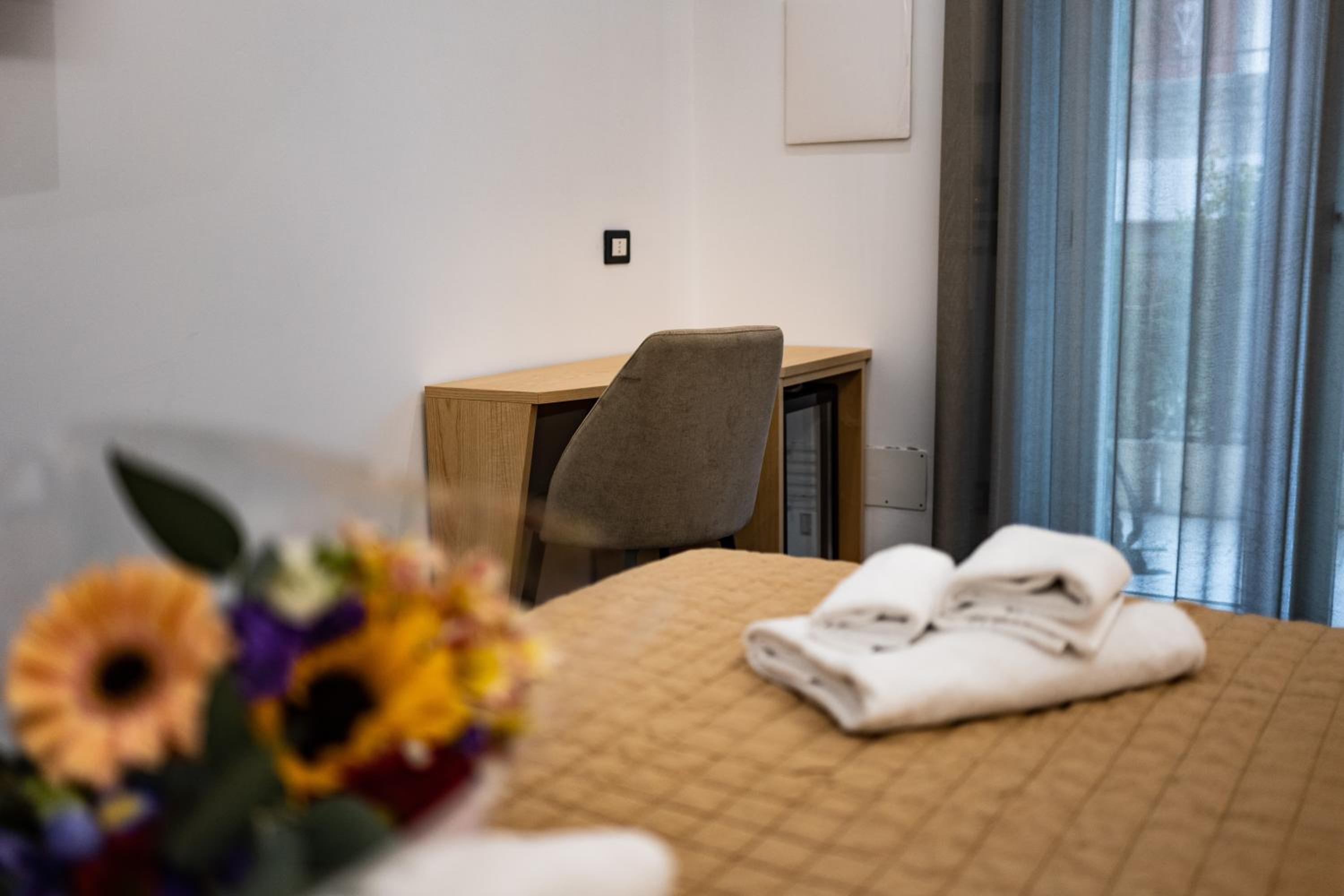 Double Room - Photo 2