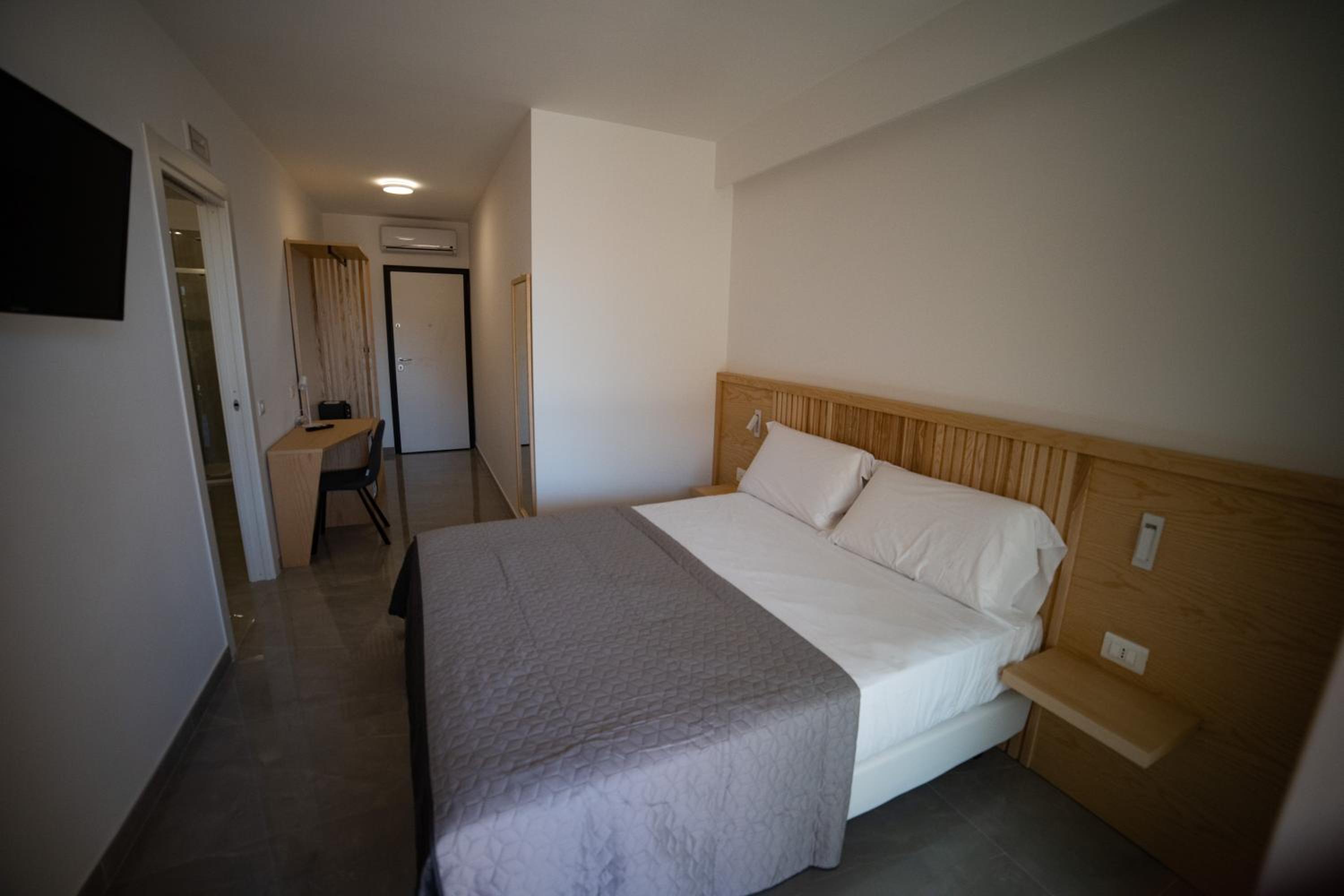 Double Room - Photo 31