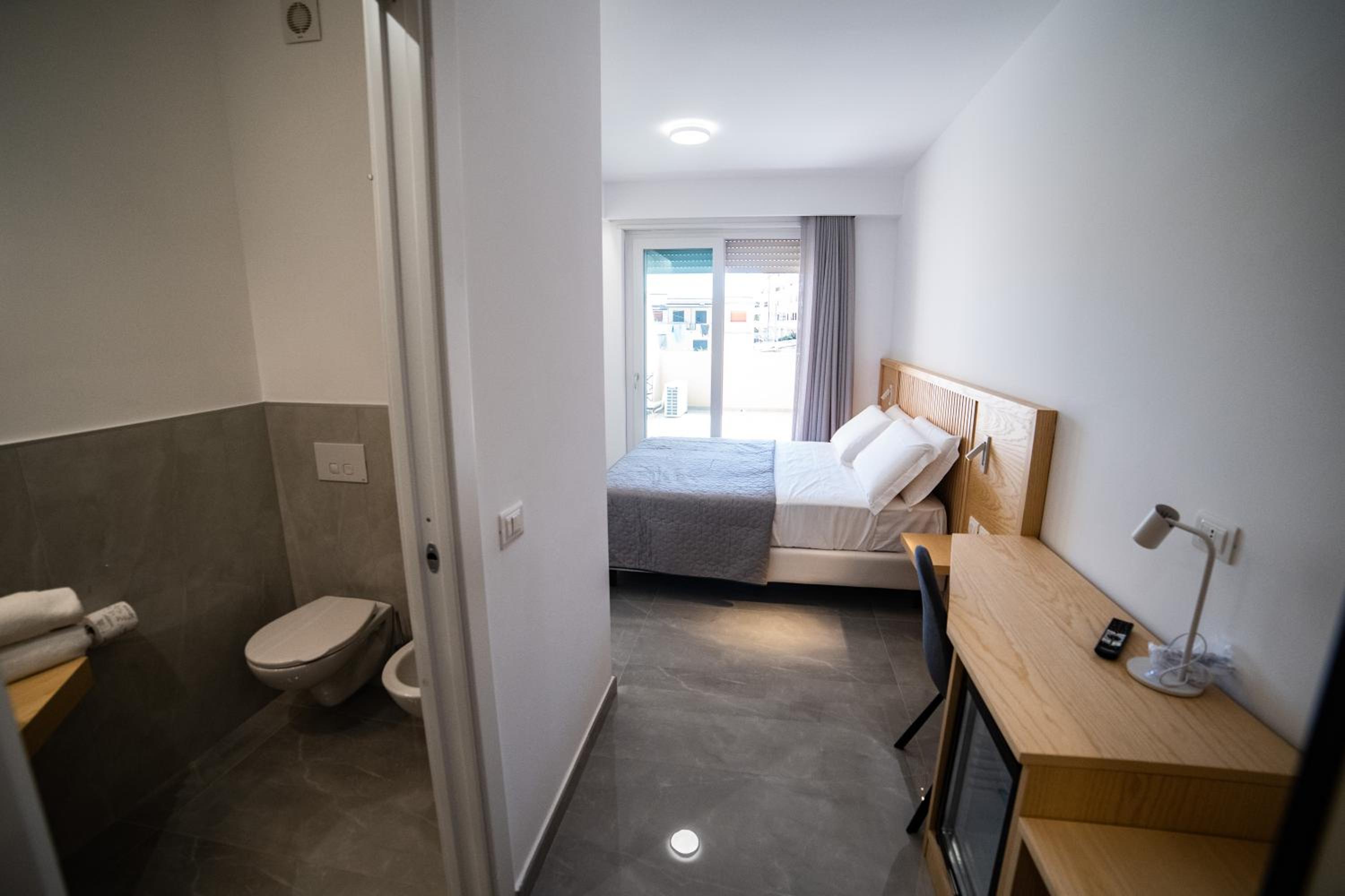 Double Room - Photo 35
