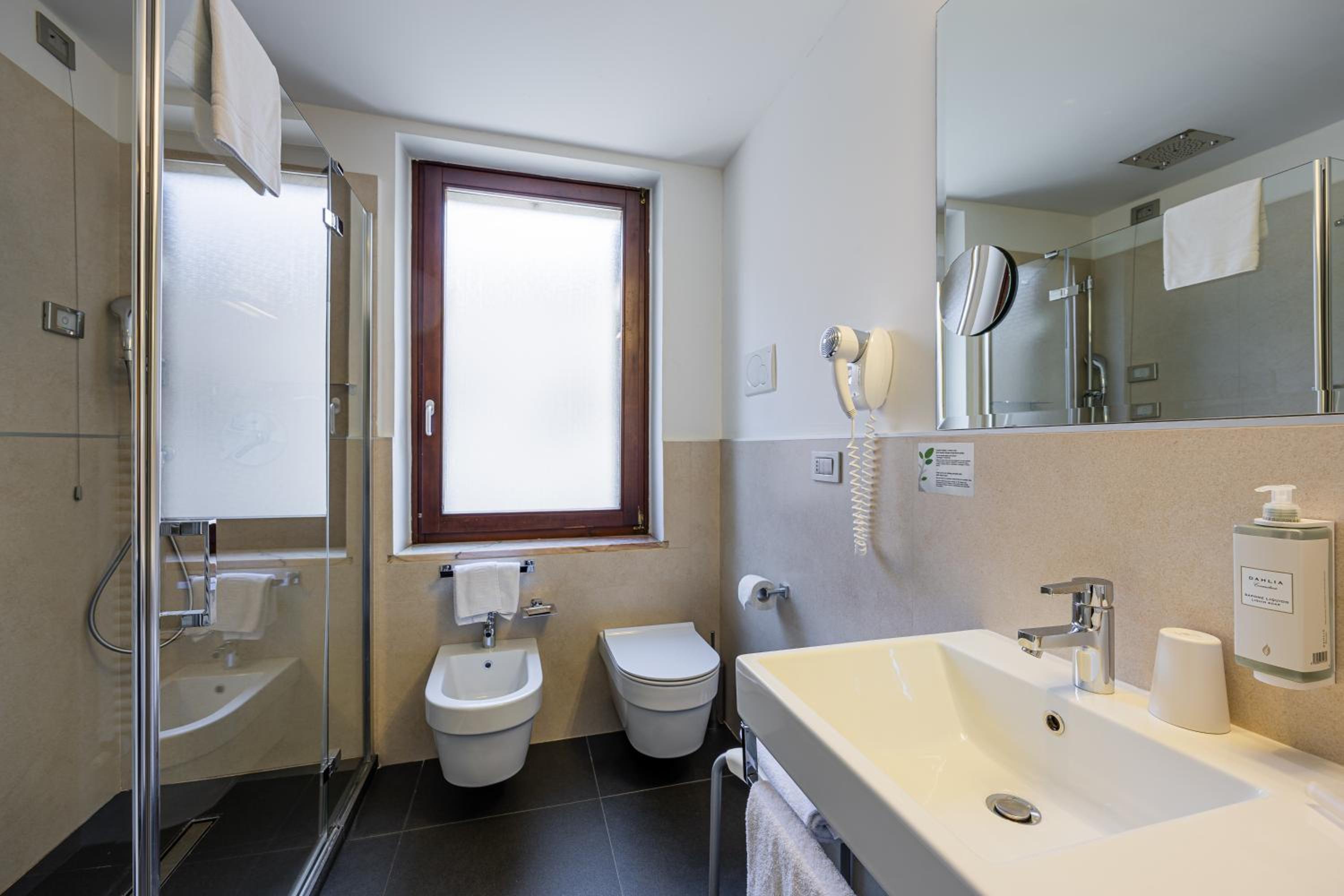 Superior Double Room - Photo 11