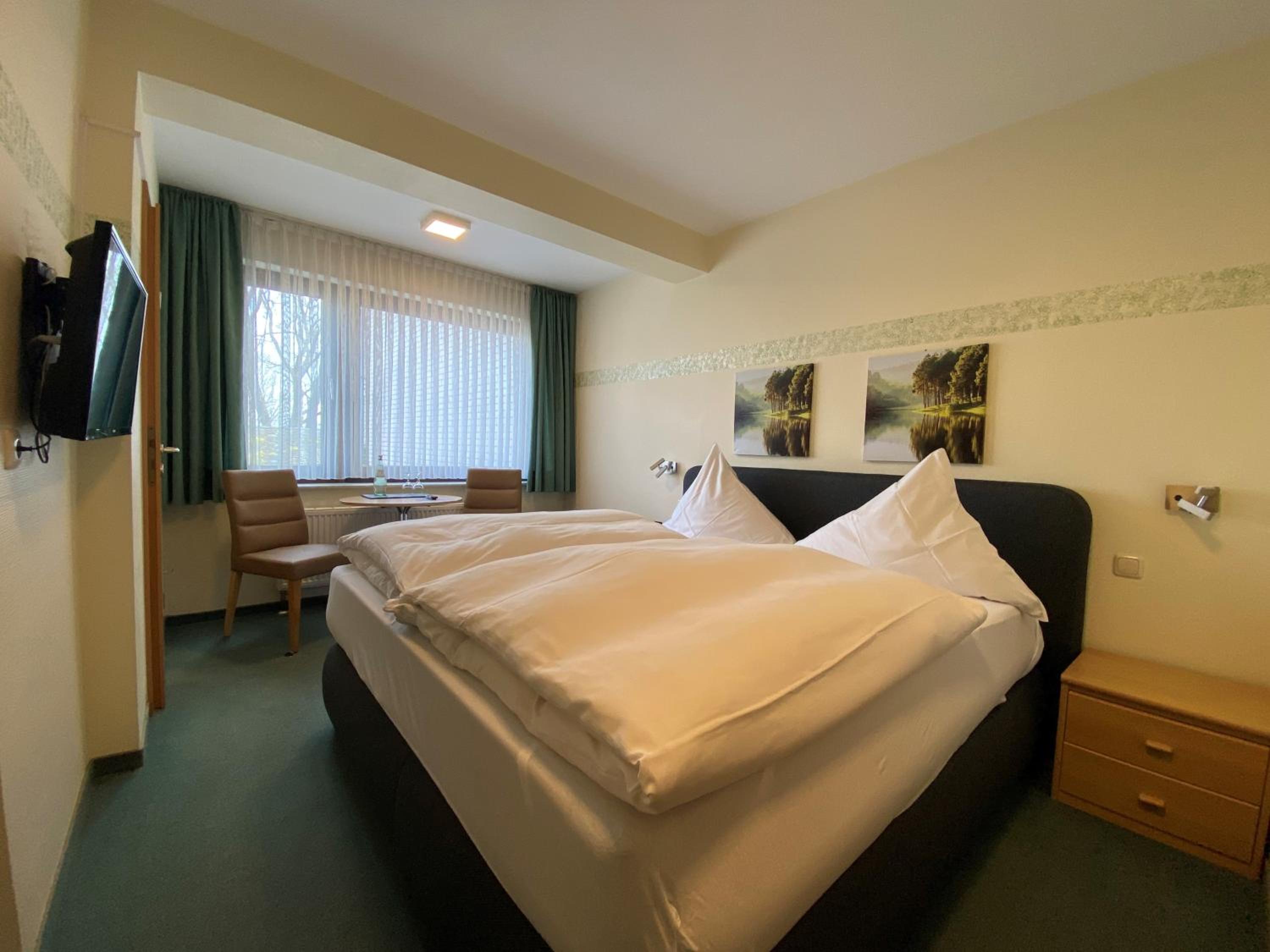 Economy Double Room photo 2