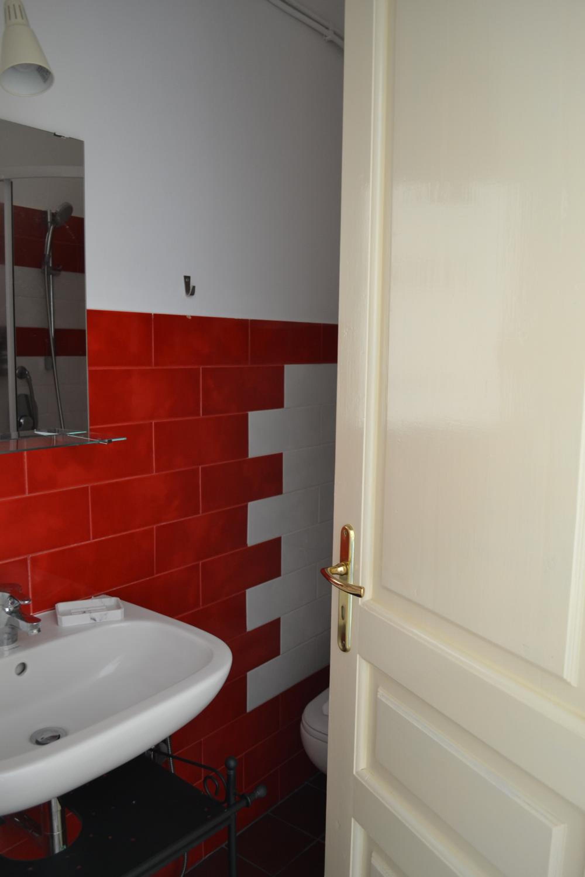 Double Room with Private Bathroom - Photo 6