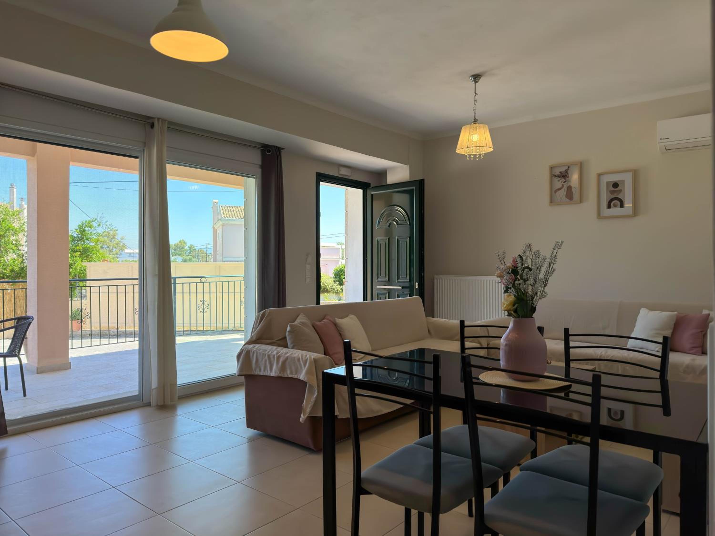 Two-Bedroom Apartment With Balcony And Terrace photo 1