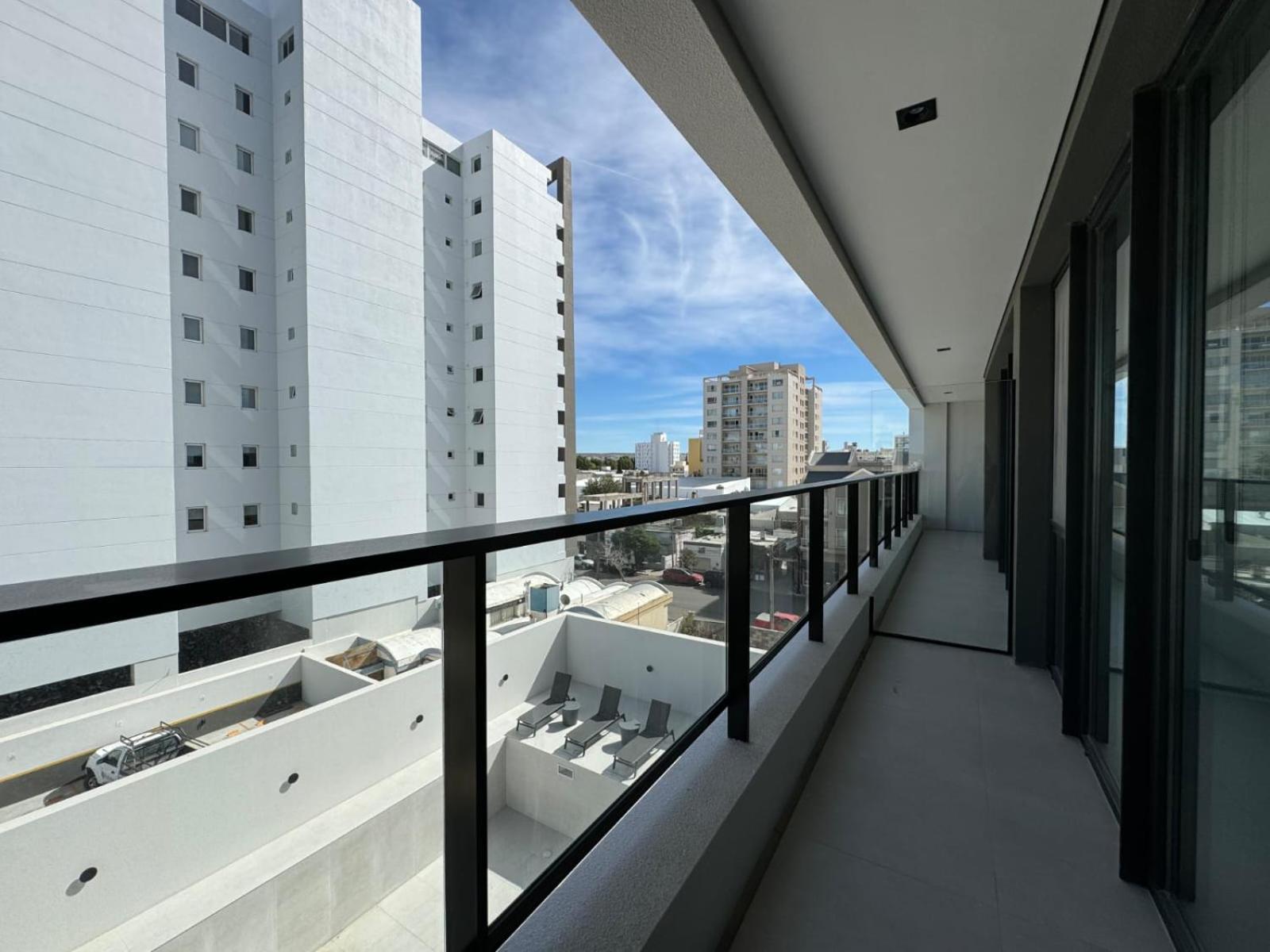 Two-Bedroom Deluxe Apartment with Balcony photo 3