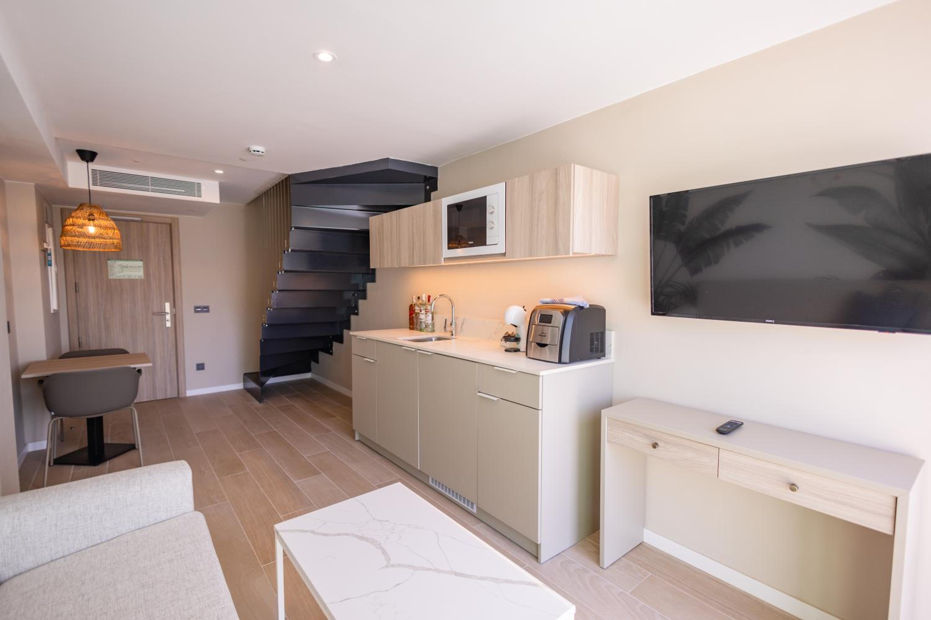 Duplex Superior Double Room with Private Pool (2 Adults) (+18)