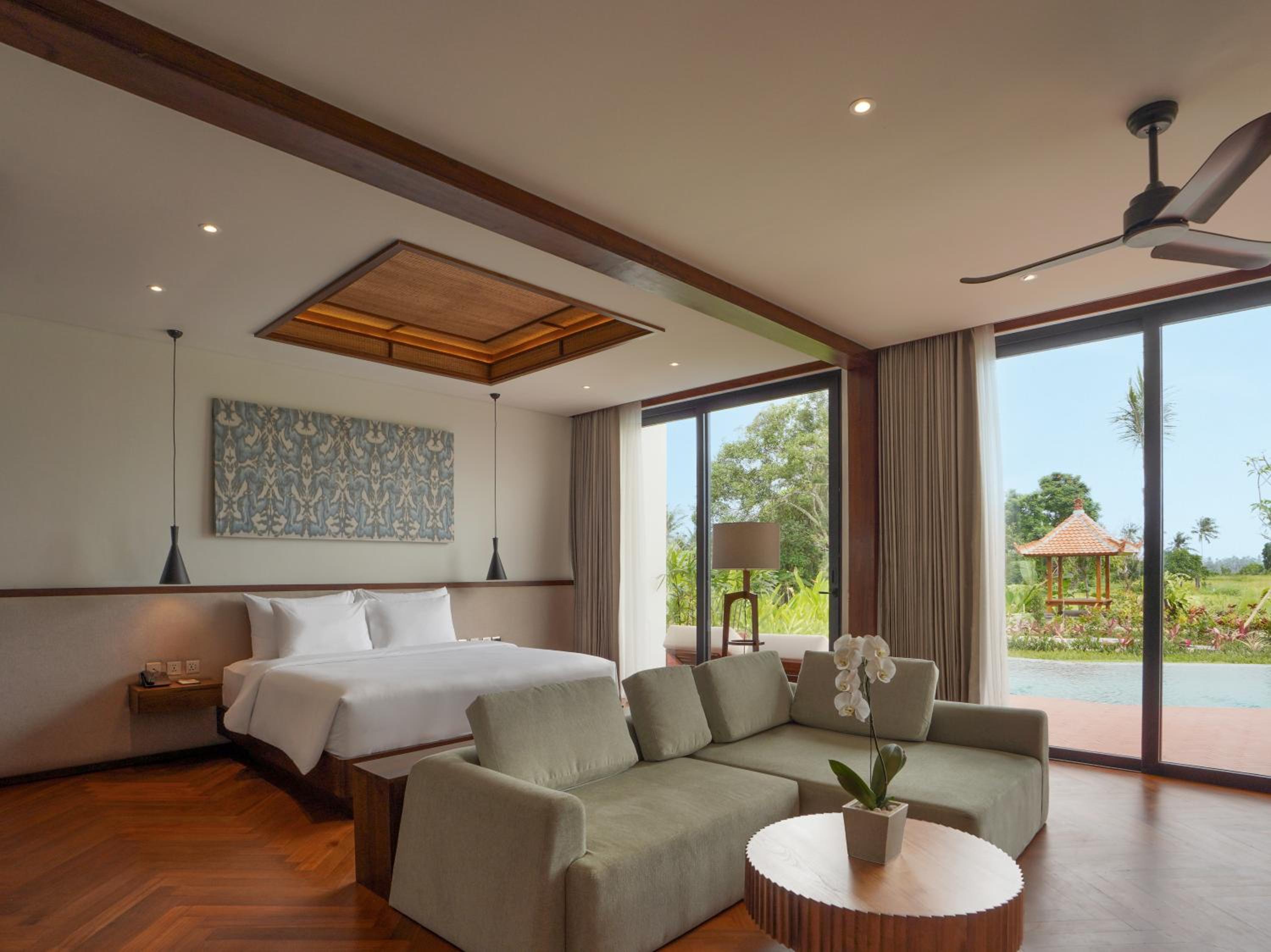 One-Bedroom Lagoon Pool Villa with Daily Free 2 Bottle Beer