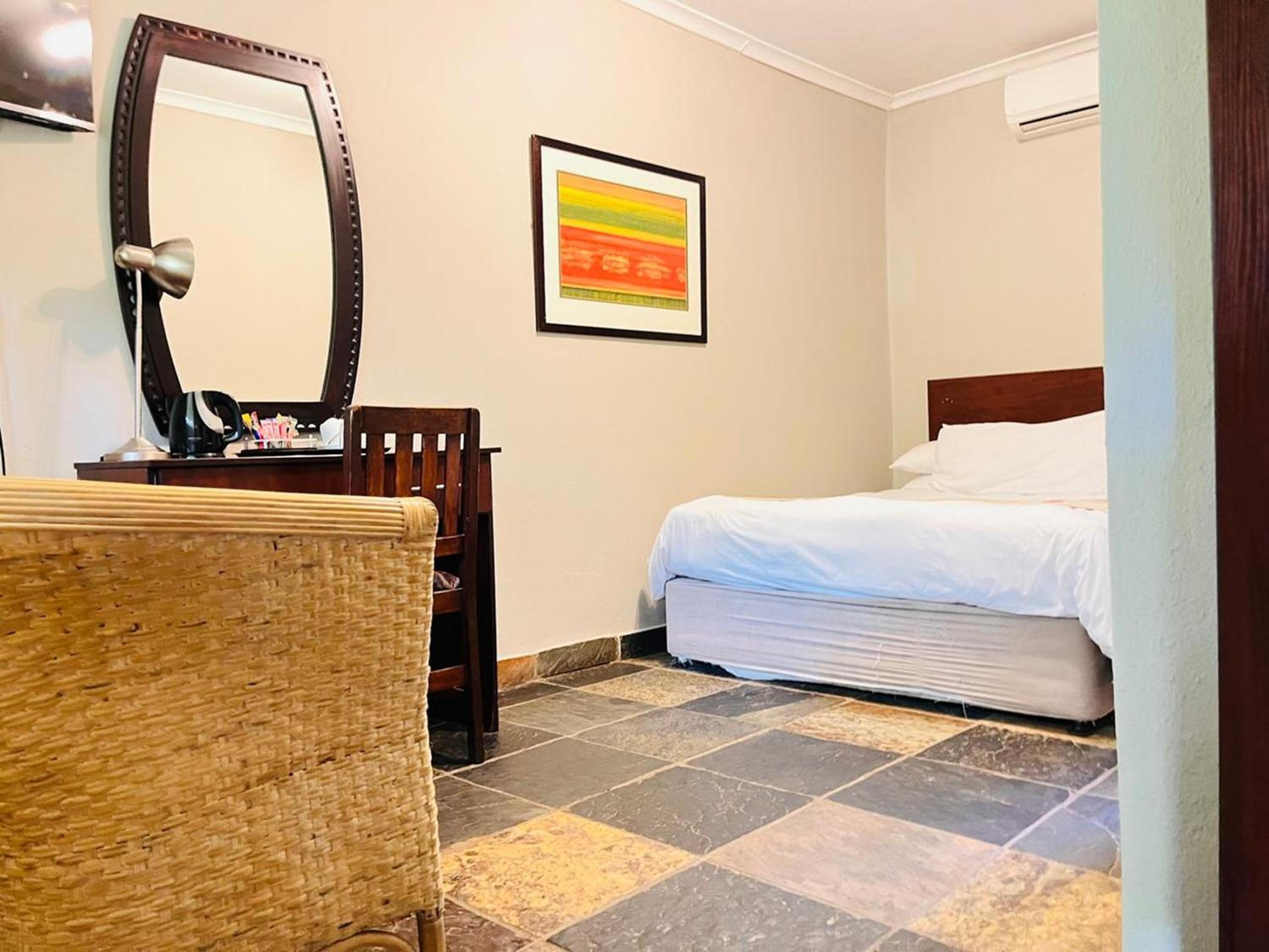 Basic Room - Photo 7