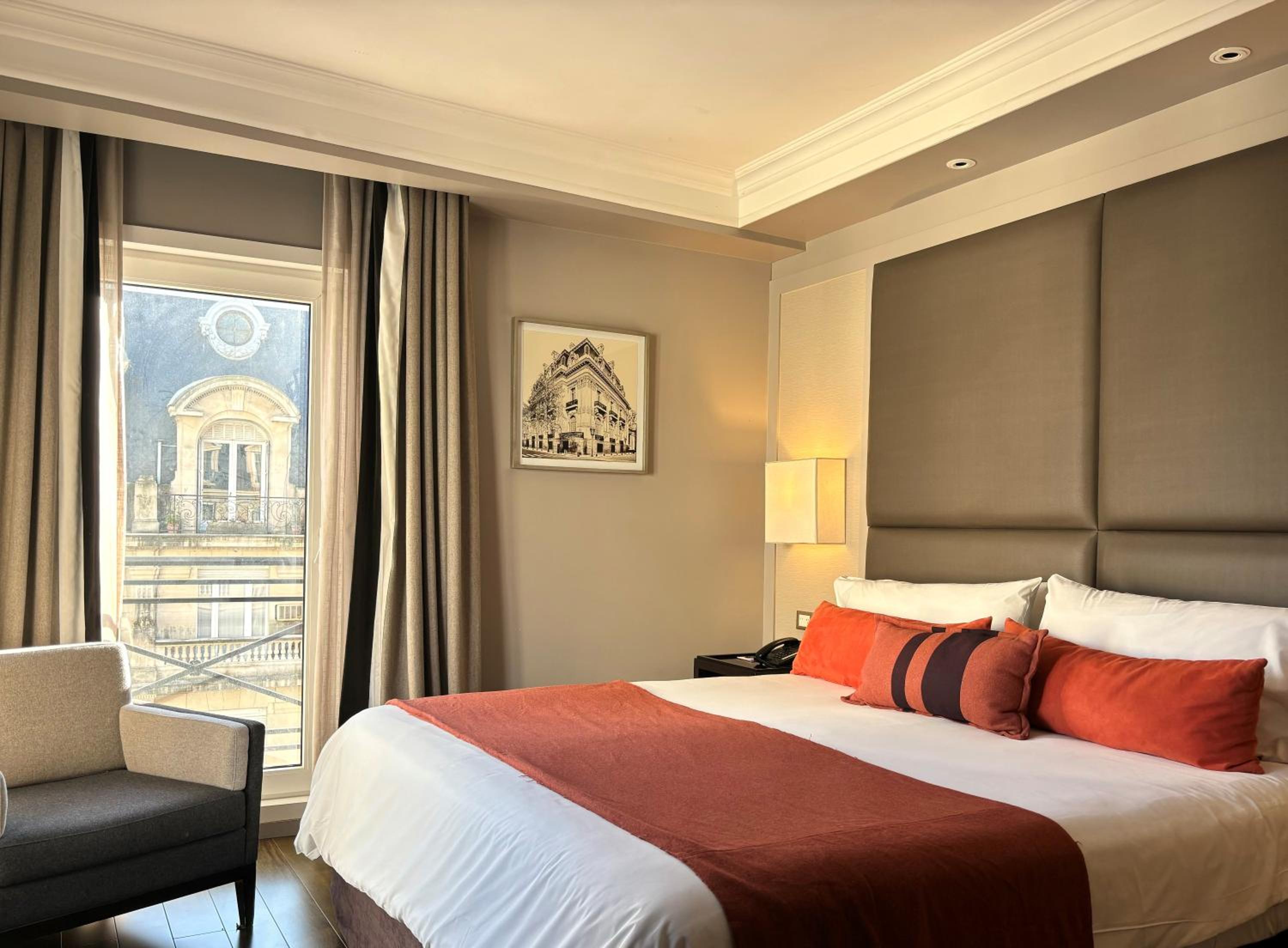 Superior Double Room thumbnail 6