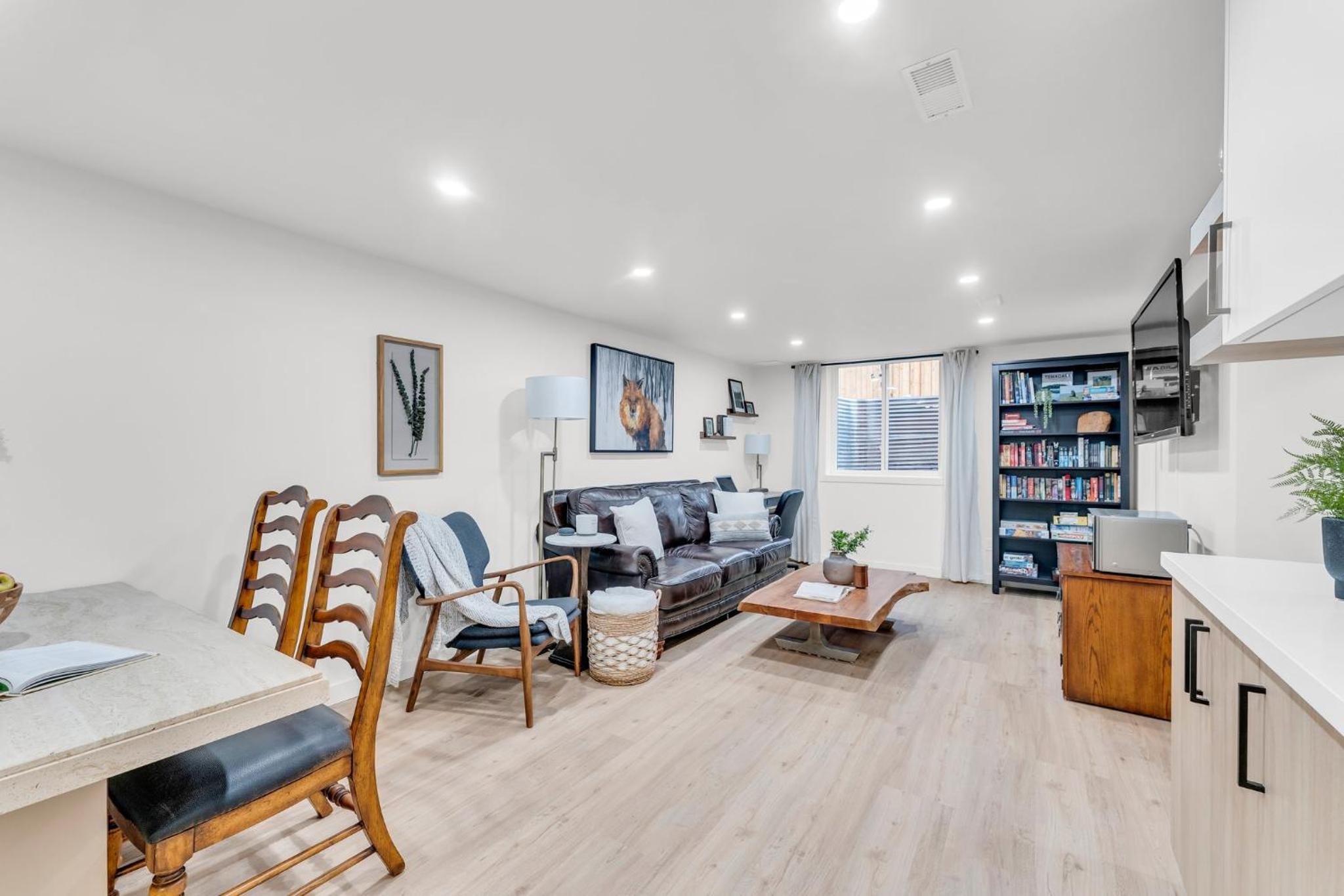 Five-Bedroom House photo 1