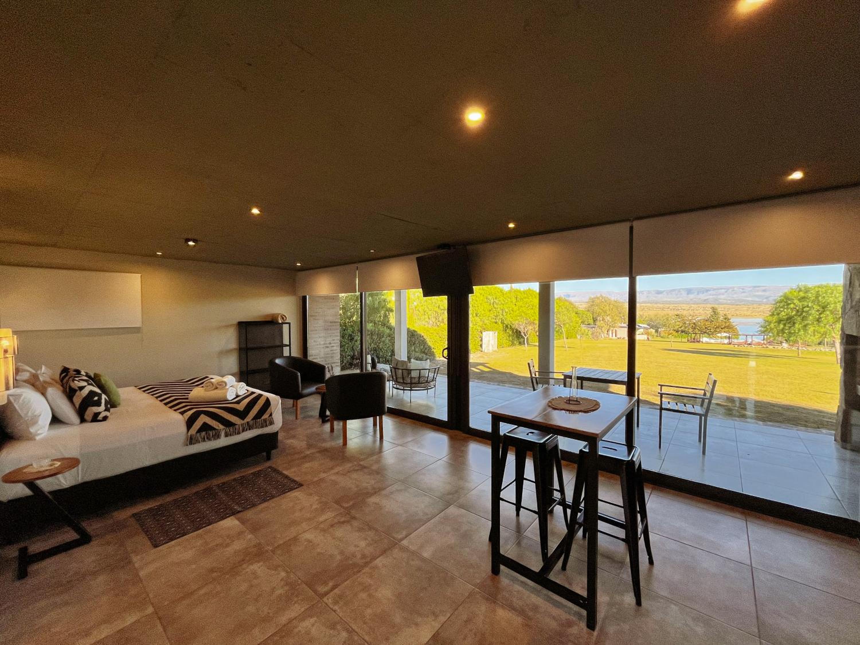 King Suite With Pool View photo 3
