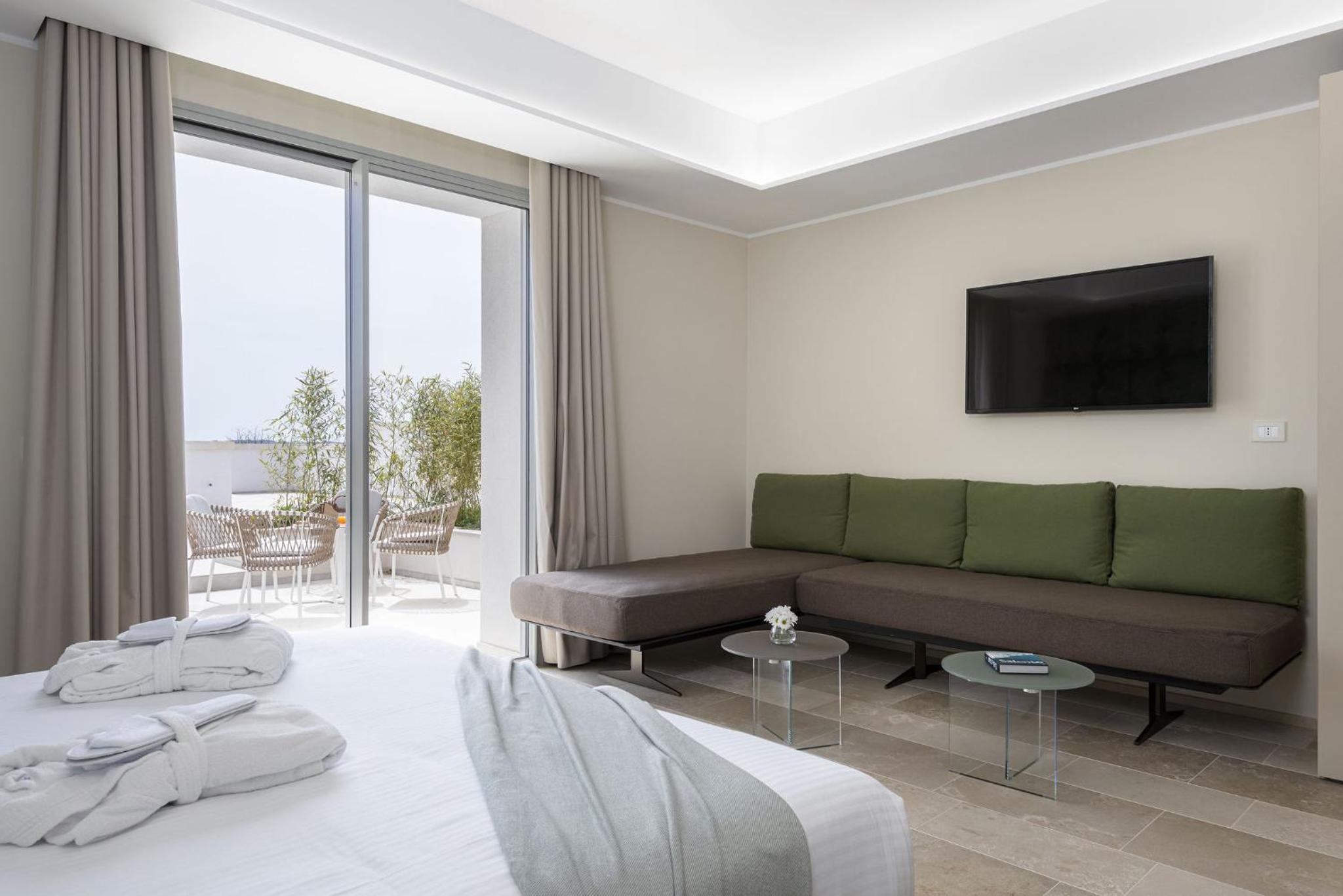 Junior Suite with Terrace or Patio - Photo 6