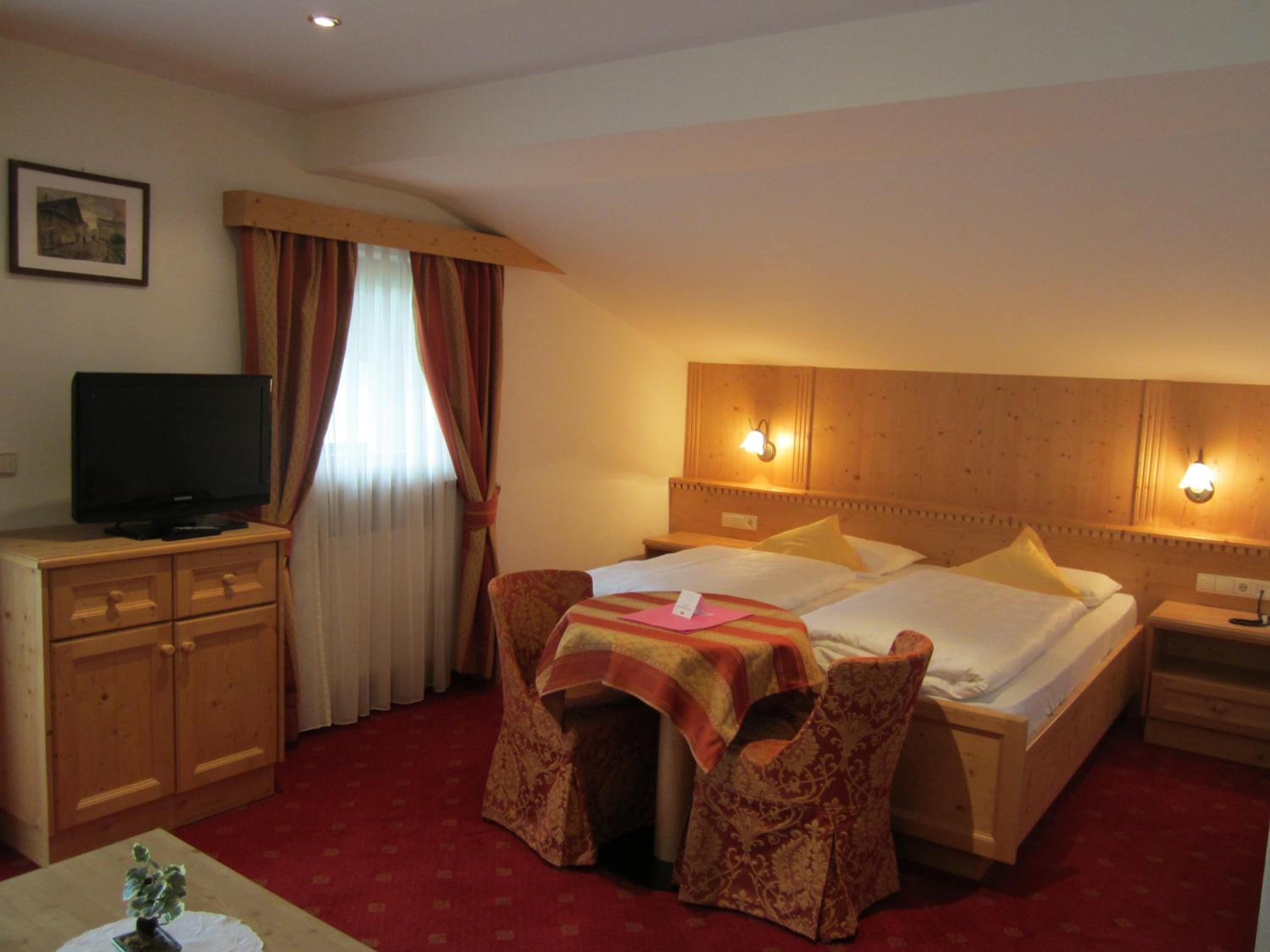 Quadruple Room with Balcony photo 3