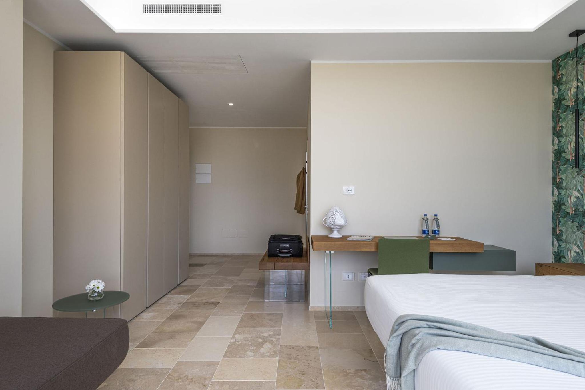 Deluxe Room - Photo 4