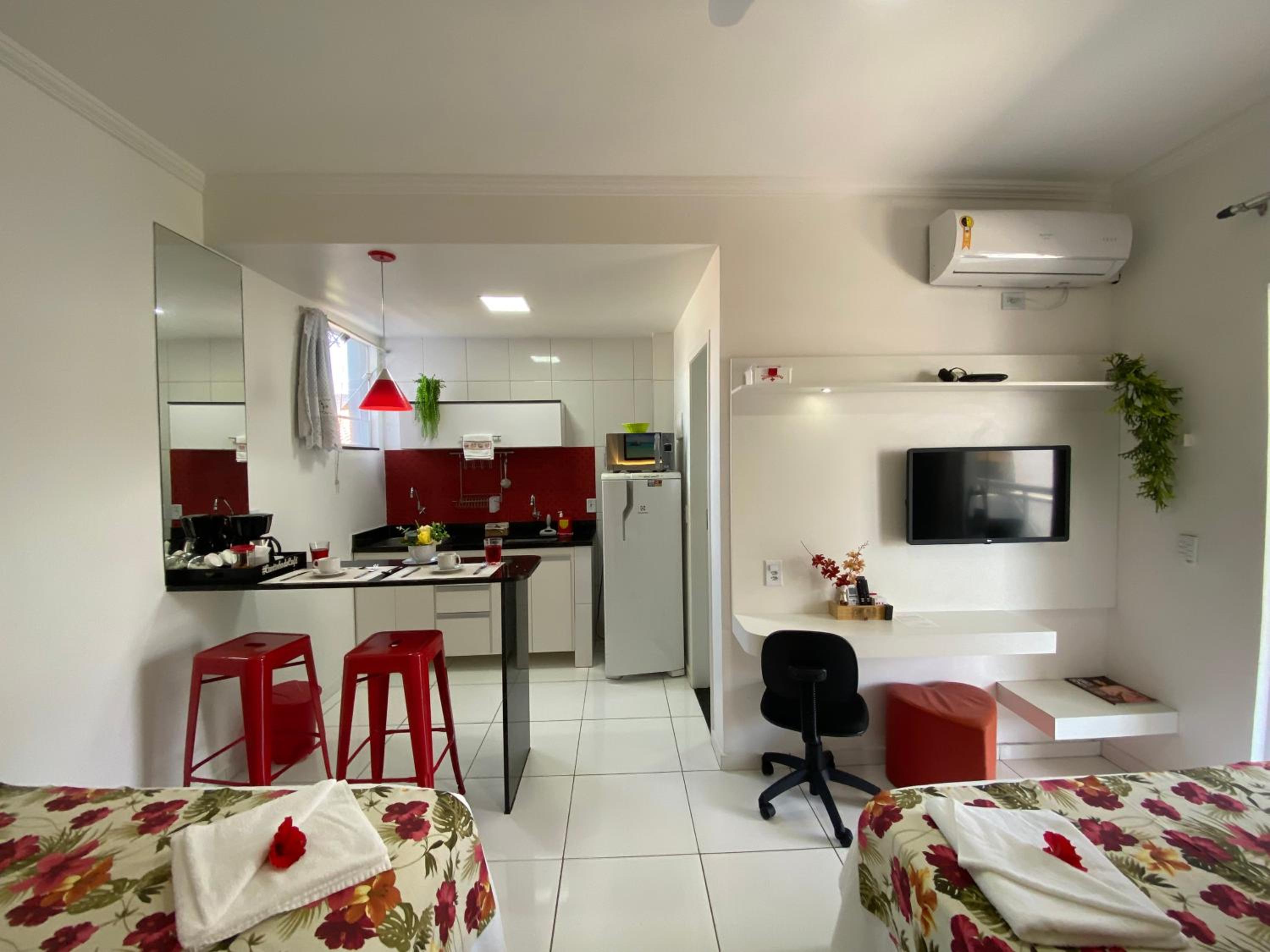 Quadruple Room with Balcony - Photo 10